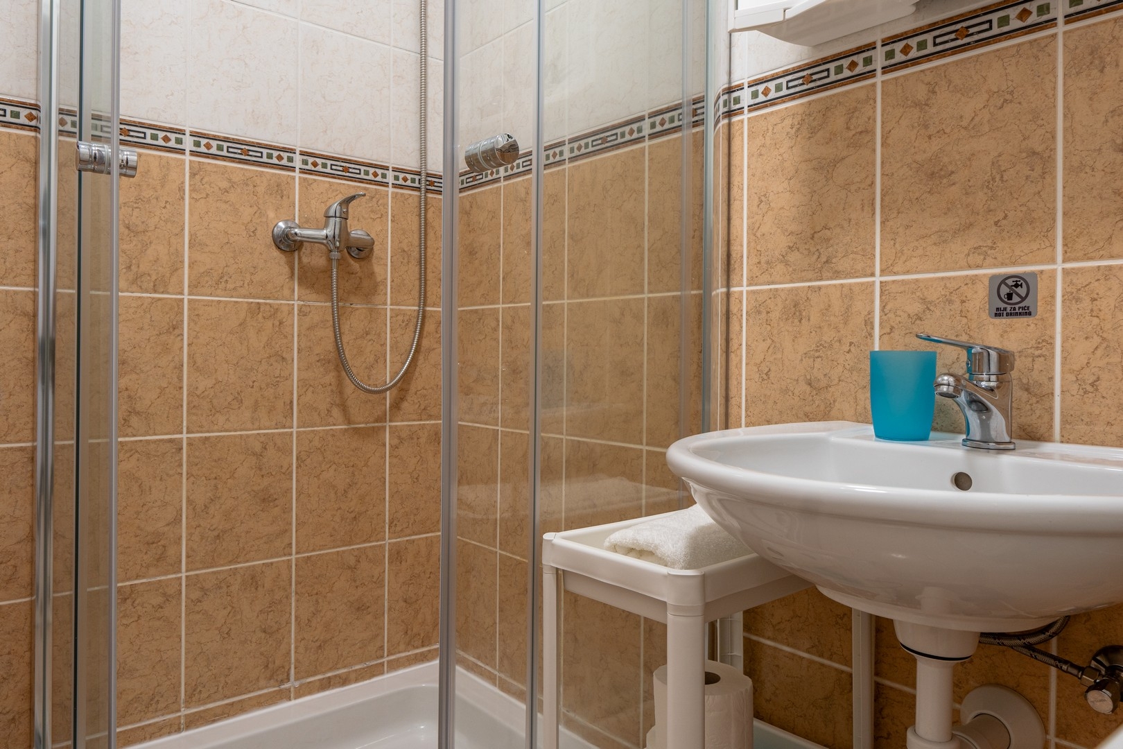 Studio flat with balcony Vir  AS-a