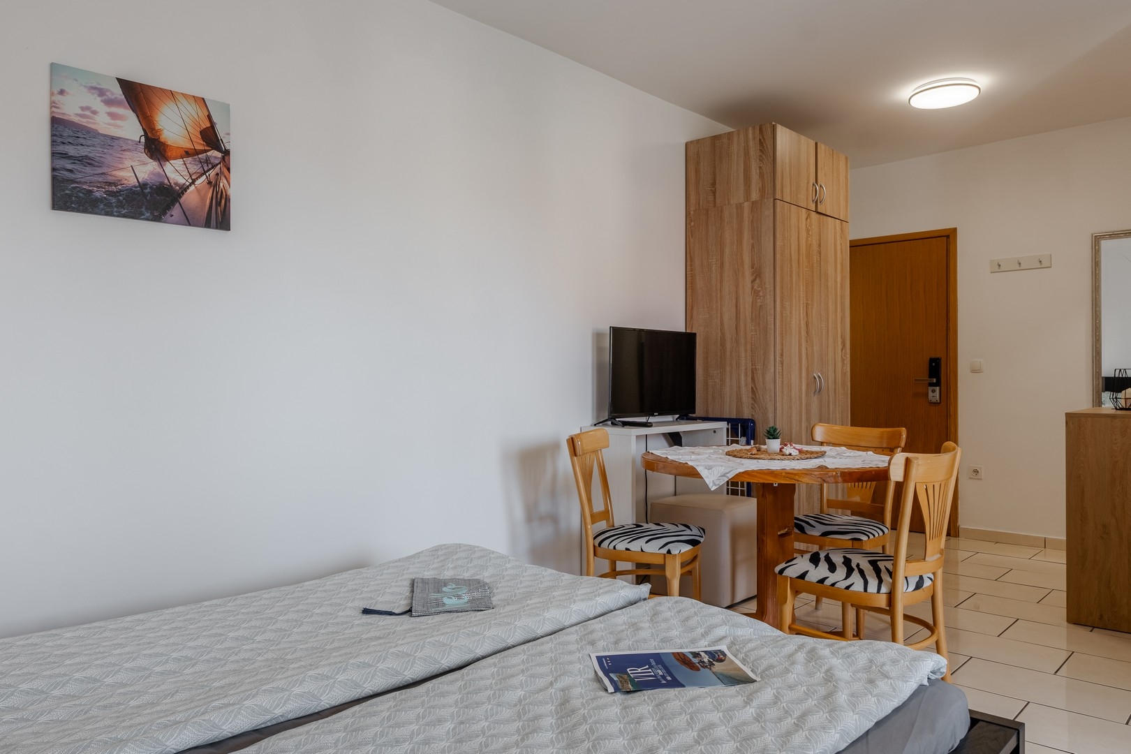 Studio flat with balcony Vir  AS-a