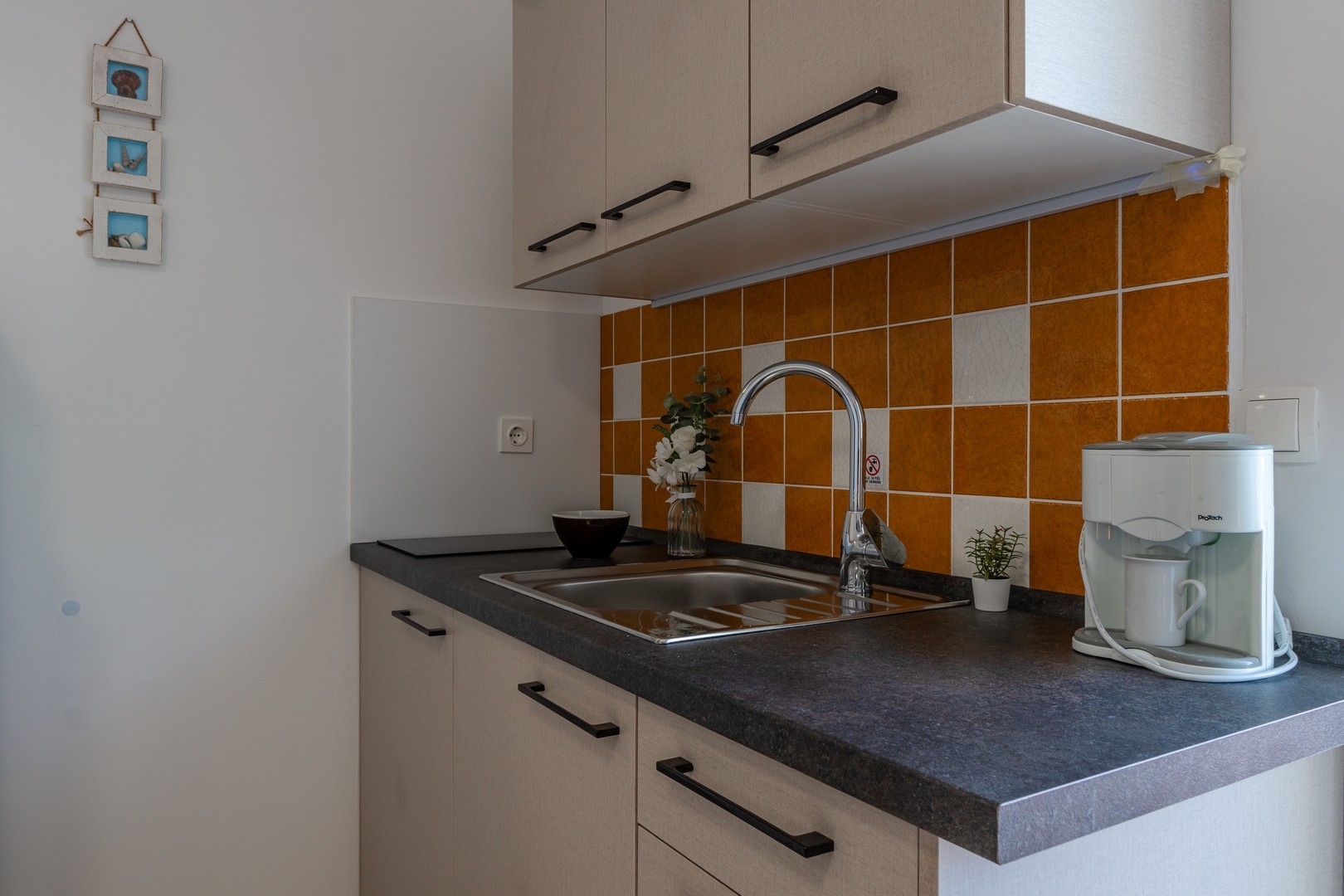 Studio flat with balcony Vir  AS-a
