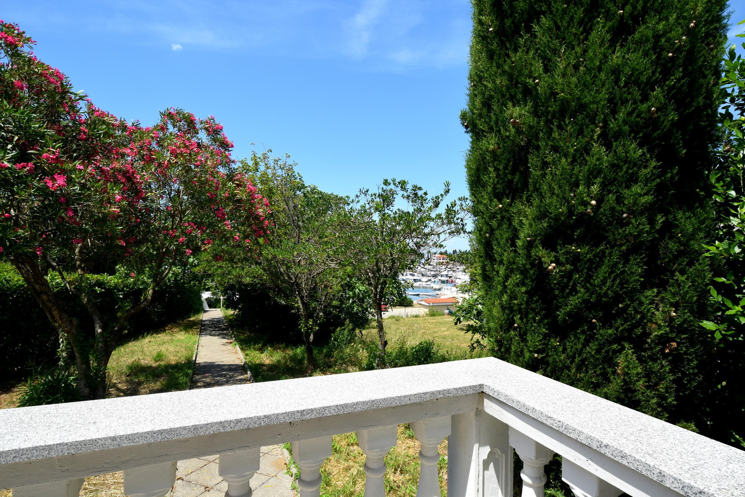 Two bedroom apartment with terrace and sea view Omišalj, Krk  A-a
