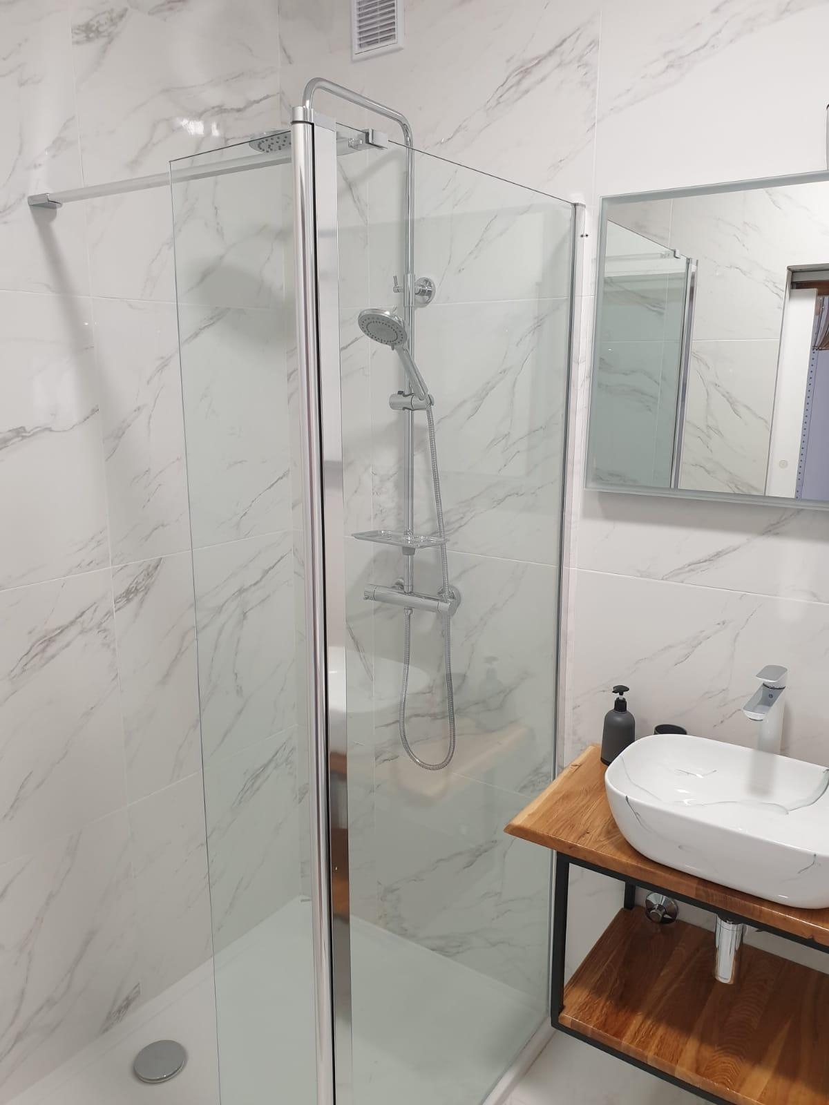 One bedroom apartment near beach Omiš  A-a