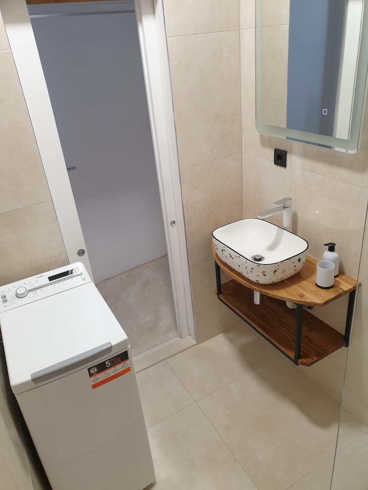 One bedroom apartment near beach Omiš  A-b