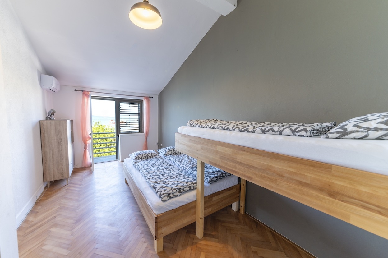 One bedroom apartment near beach Petrčane, Zadar  A-b