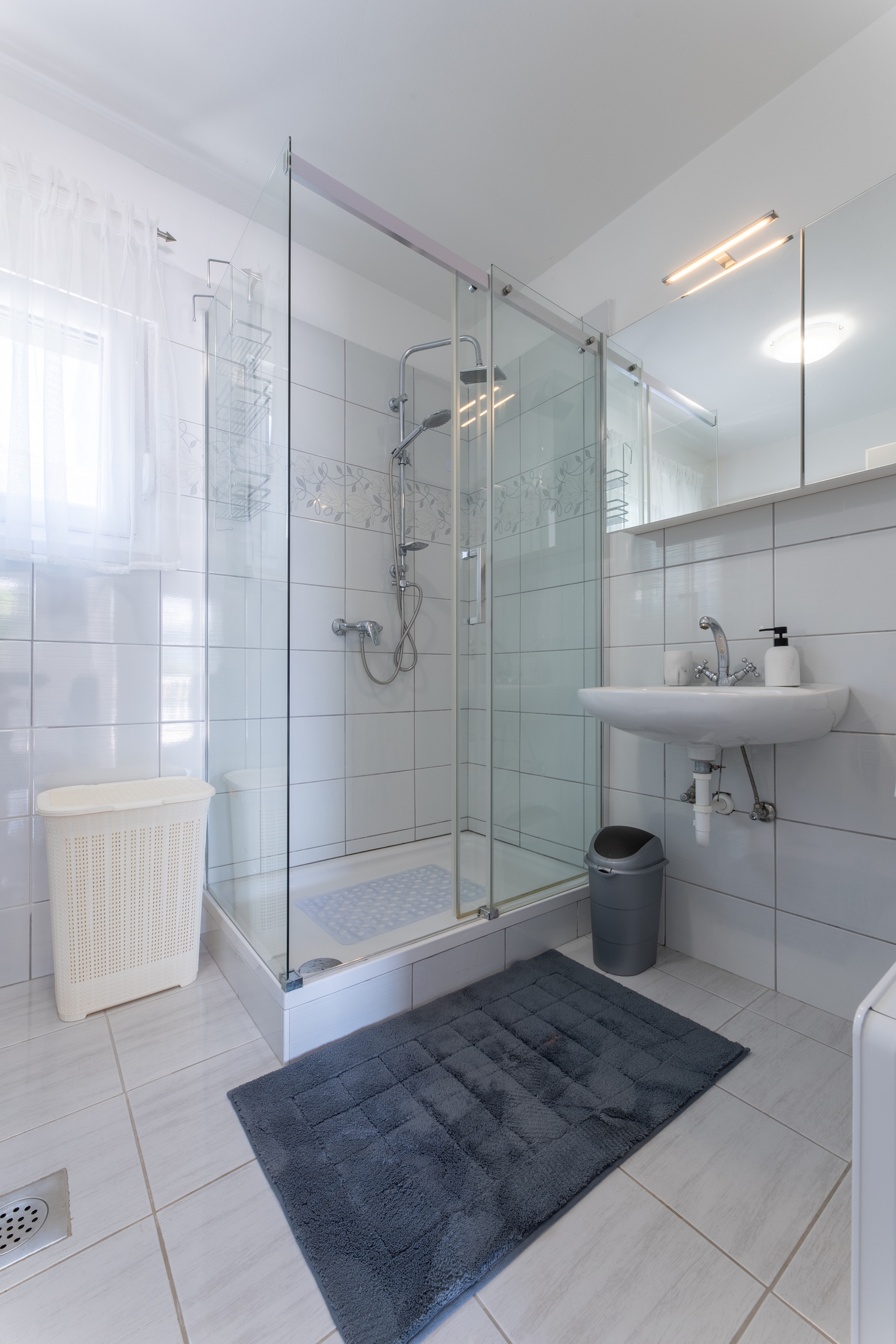 Two bedroom apartment with terrace and sea view Mastrinka, Čiovo  A-a