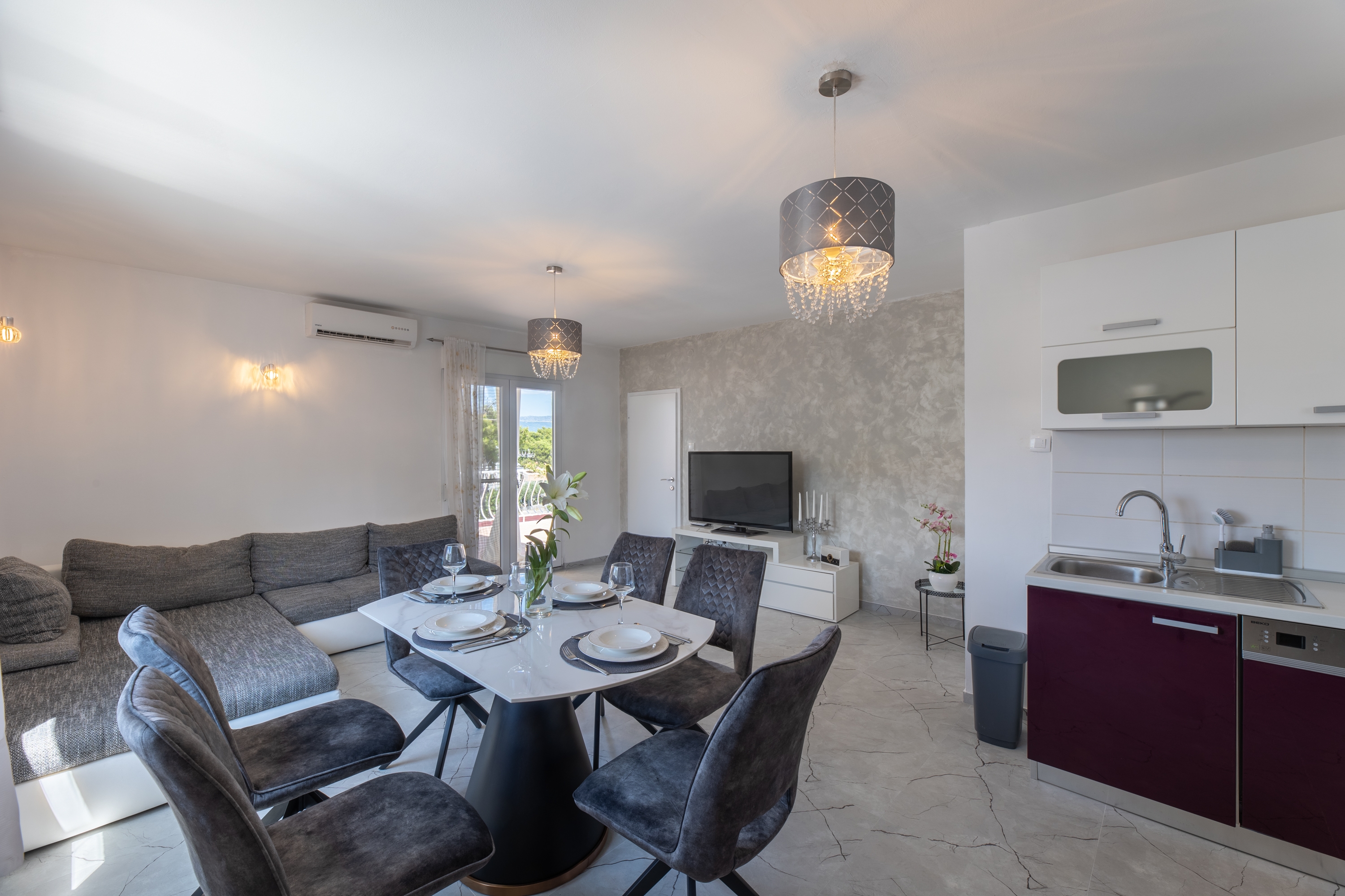 Two bedroom apartment with terrace and sea view Mastrinka, Čiovo  A-a