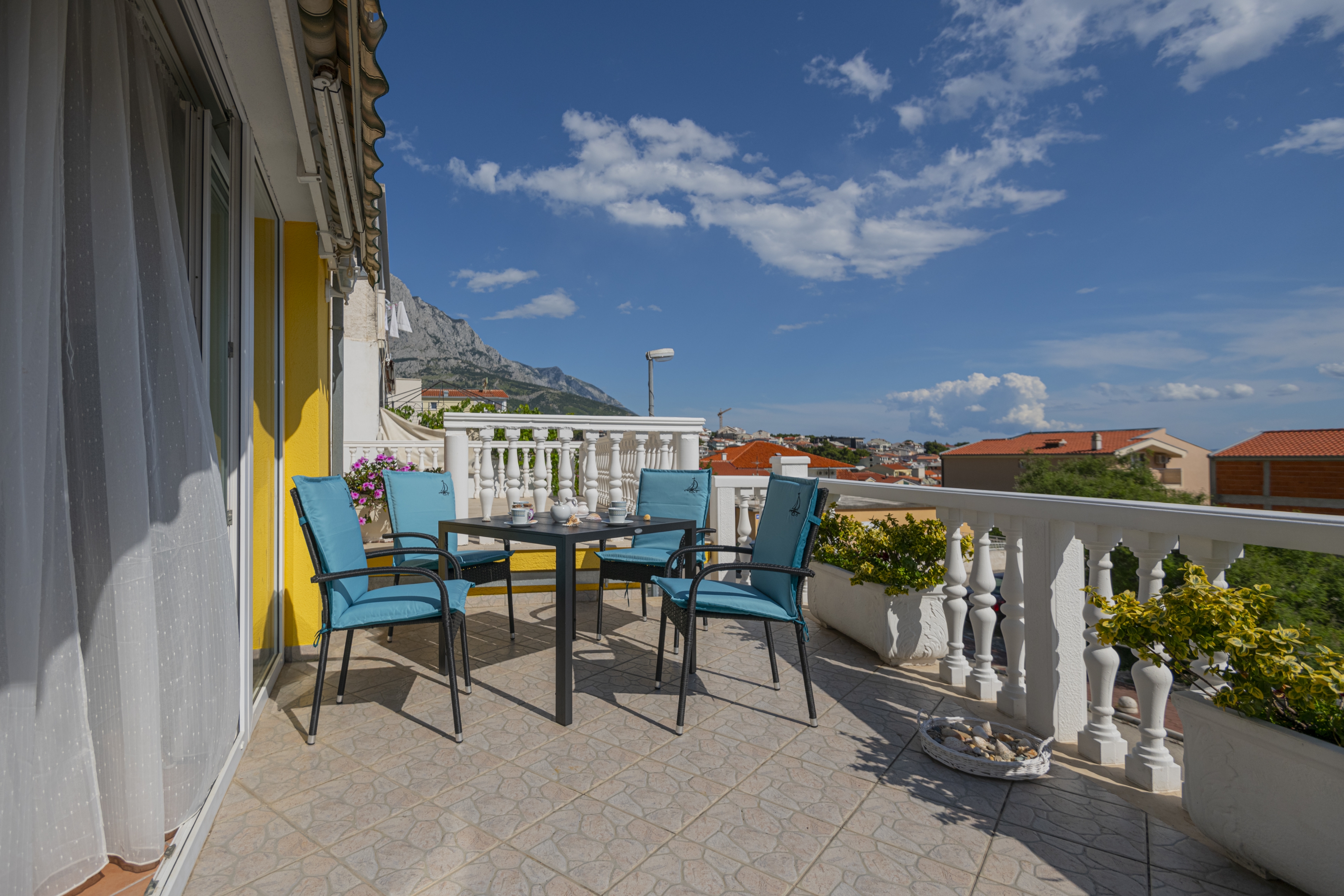 Two bedroom apartment with terrace and sea view Baška Voda, Makarska  A-a