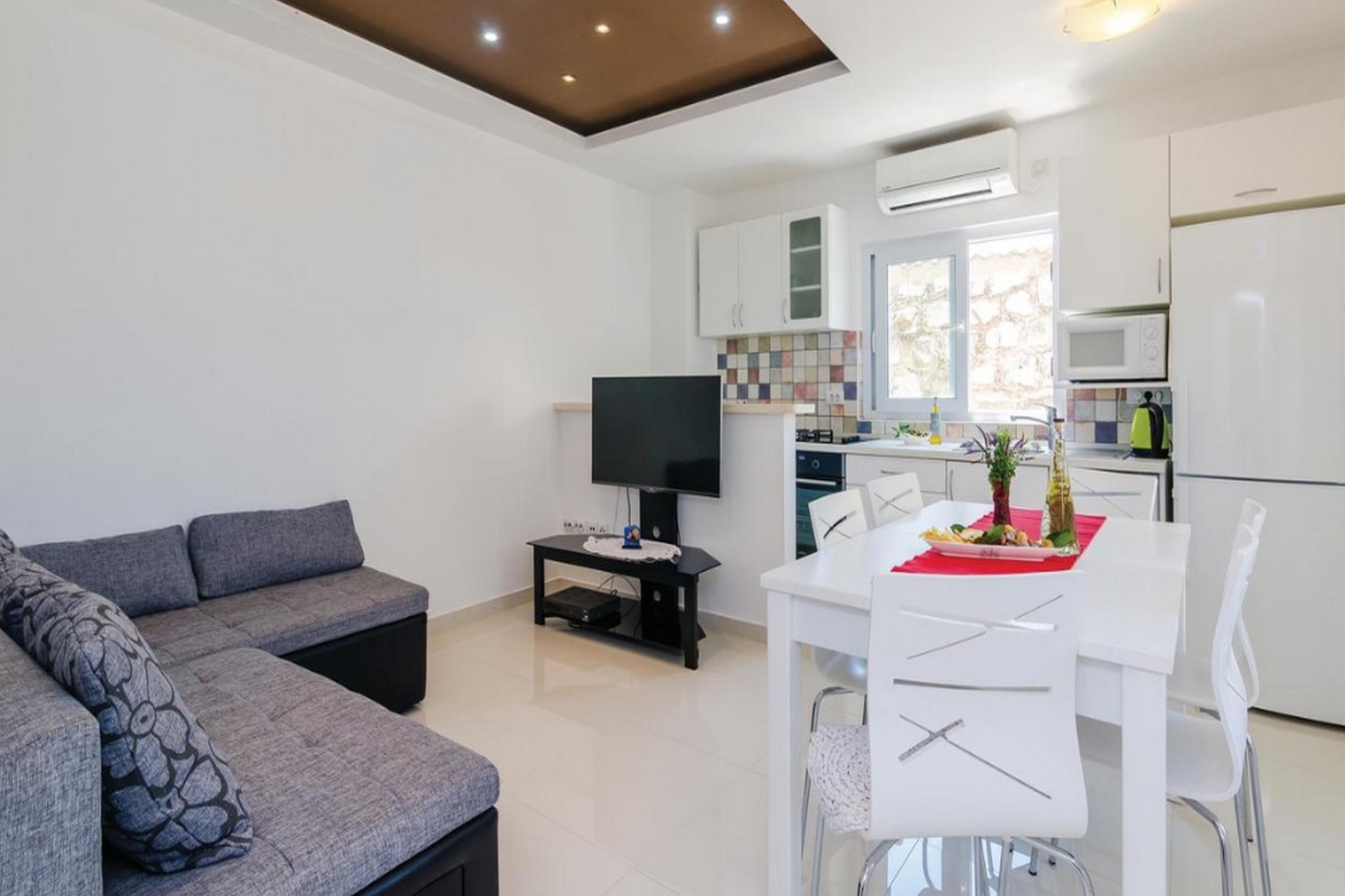 Four-bedroom house with terrace and sea view Slađenovići, Dubrovnik (K-2163)