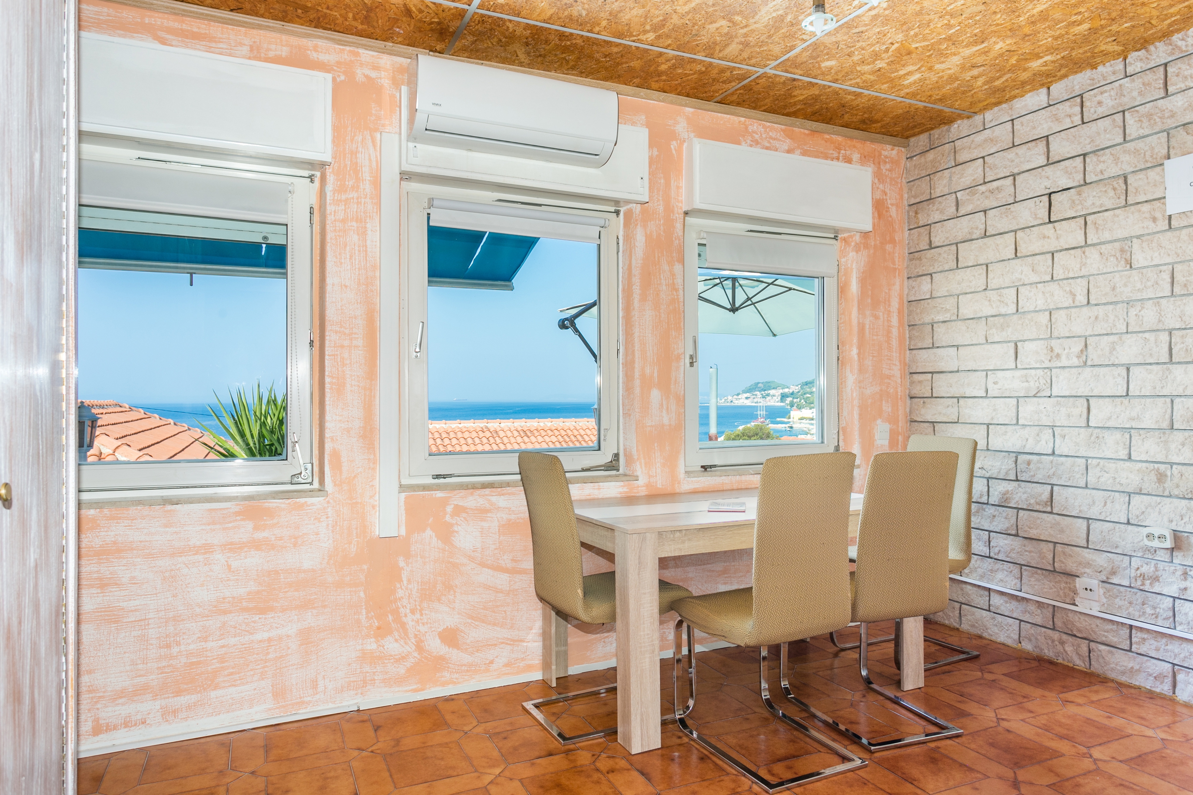 Two bedroom apartment with terrace and sea view Sumpetar, Omiš (A-21633-a)