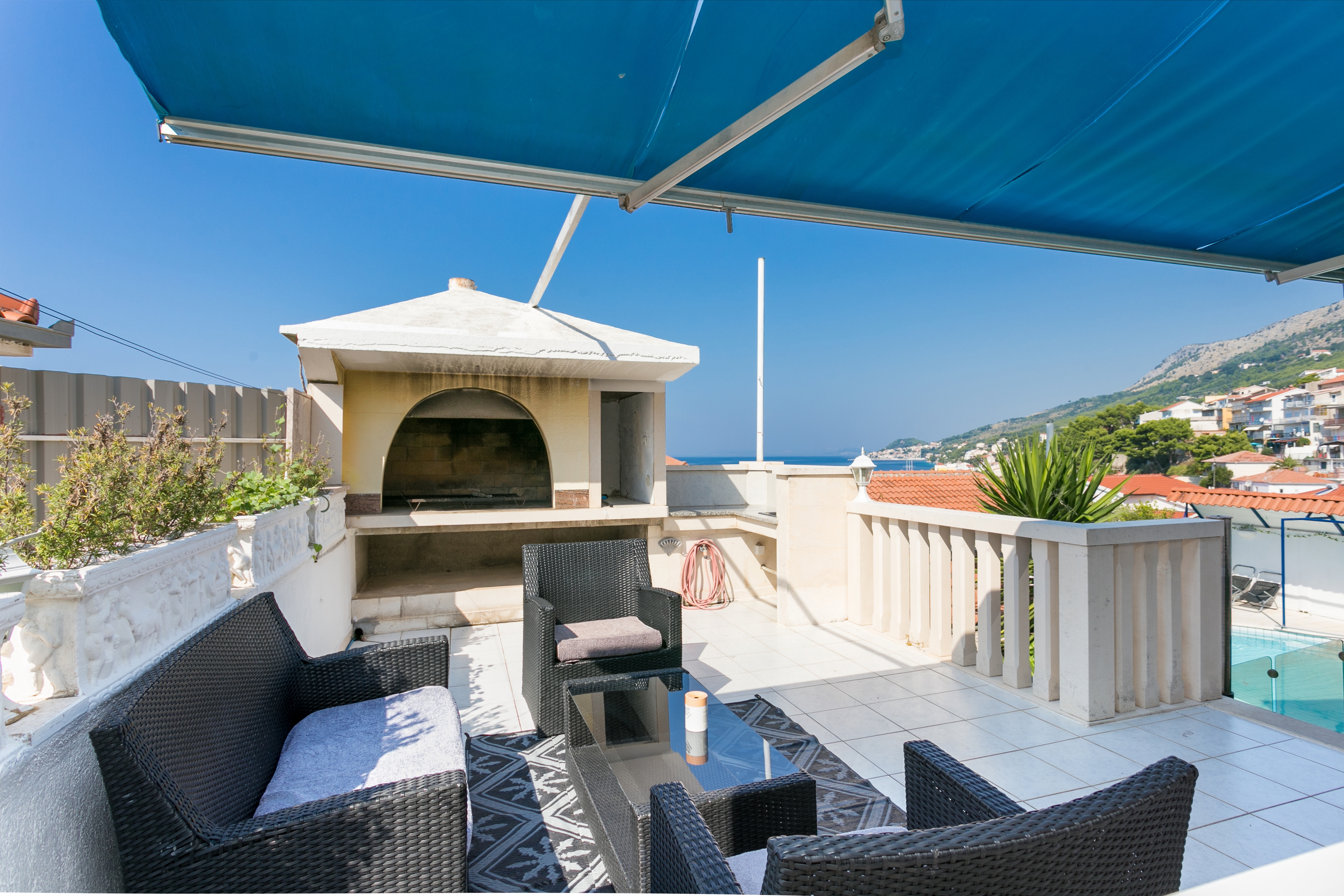 Two bedroom apartment with terrace and sea view Sumpetar, Omiš  A-a