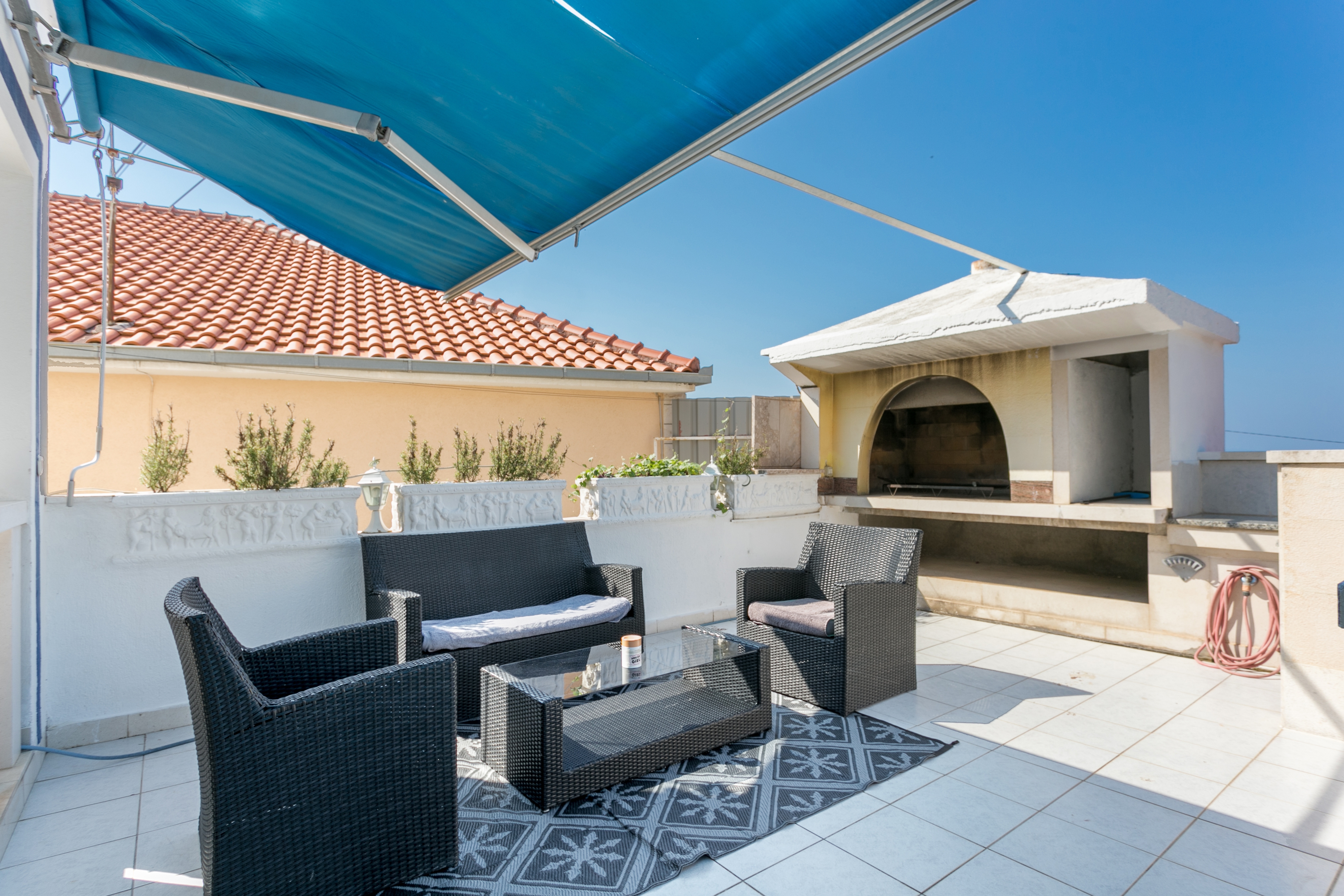 Two bedroom apartment with terrace and sea view Sumpetar, Omiš  A-a