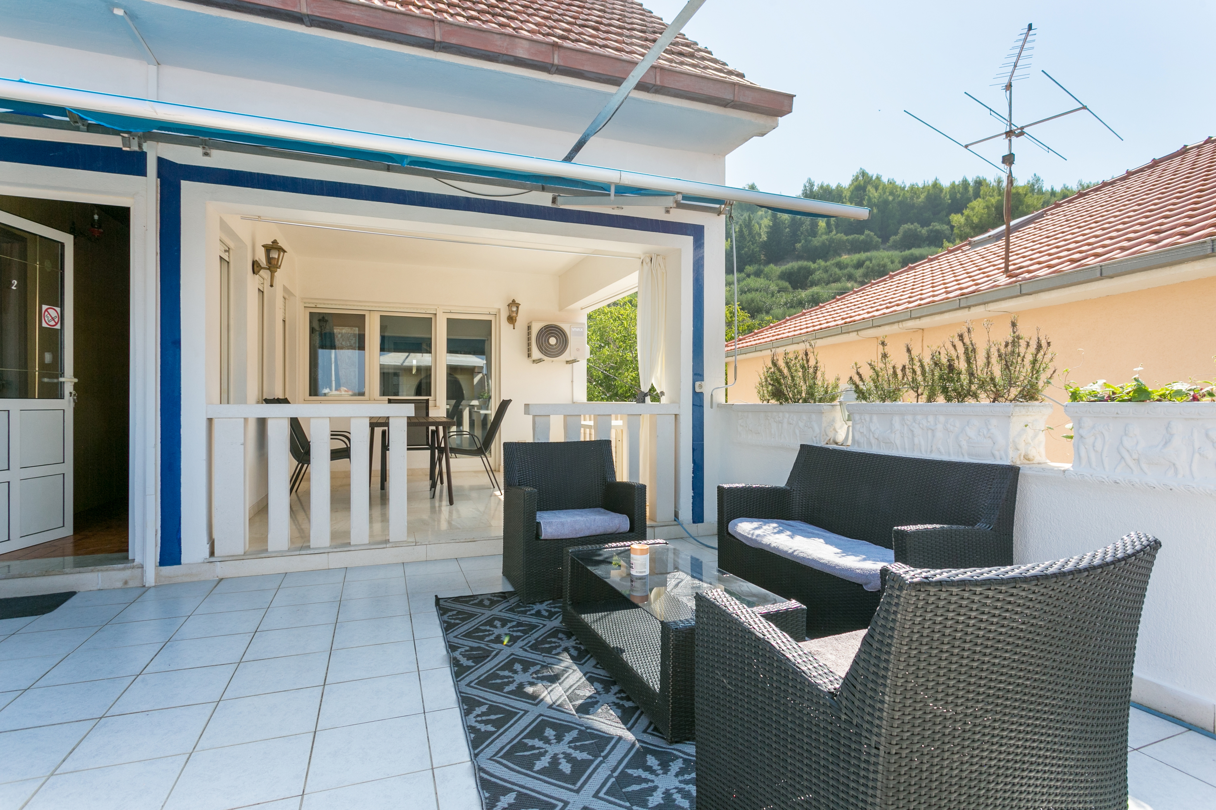 Two bedroom apartment with terrace and sea view Sumpetar, Omiš  A-a
