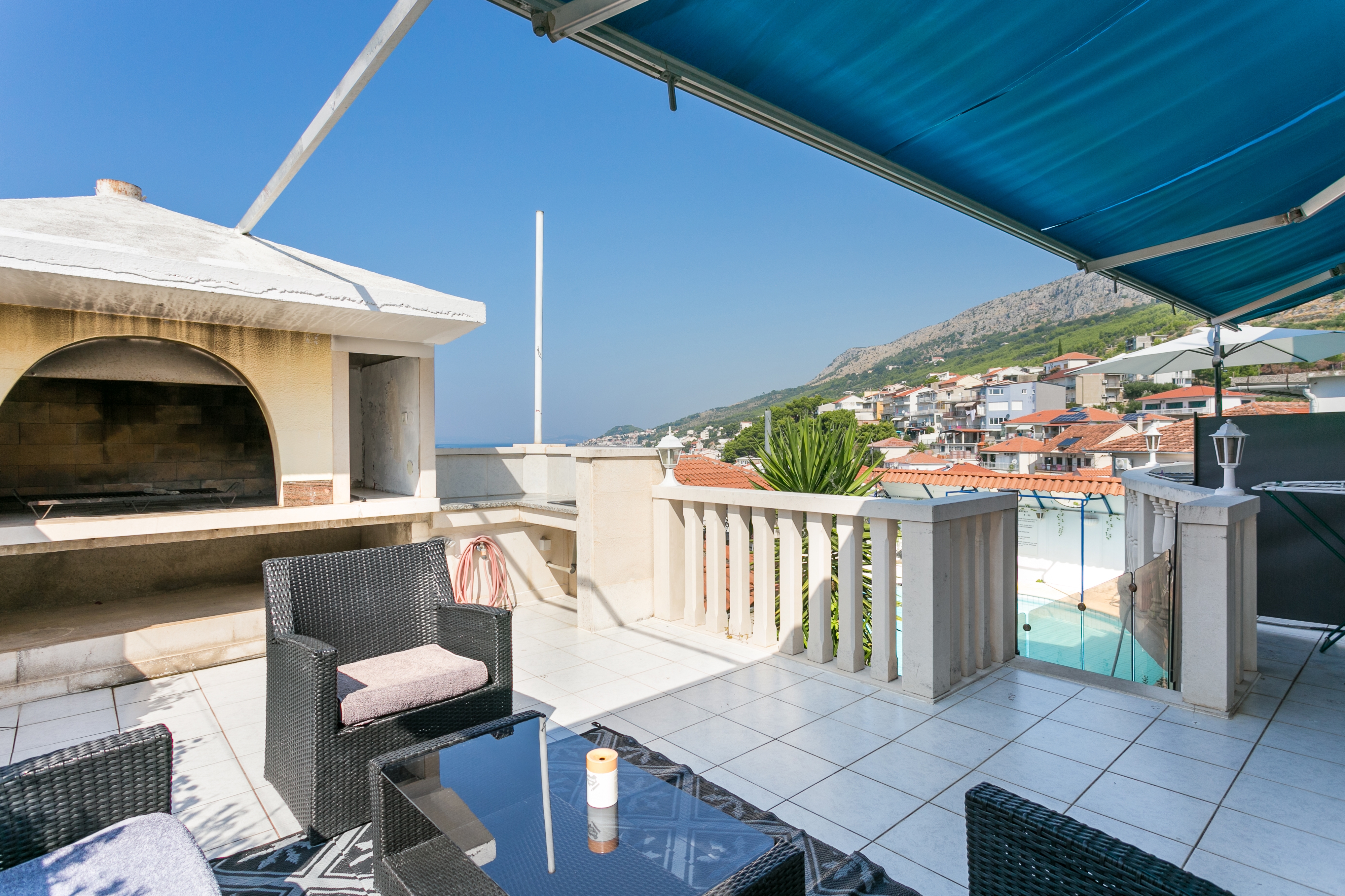 Two bedroom apartment with terrace and sea view Sumpetar, Omiš  A-a