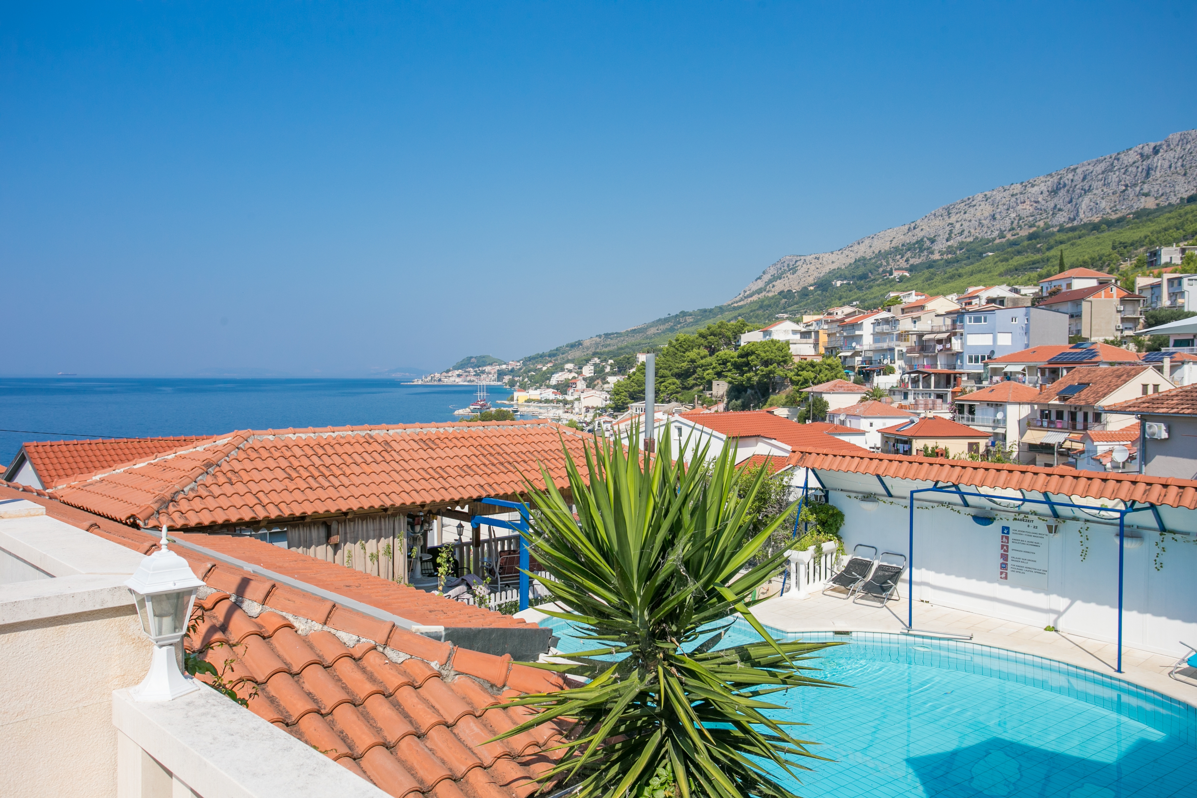 Two bedroom apartment with terrace and sea view Sumpetar, Omiš  A-a