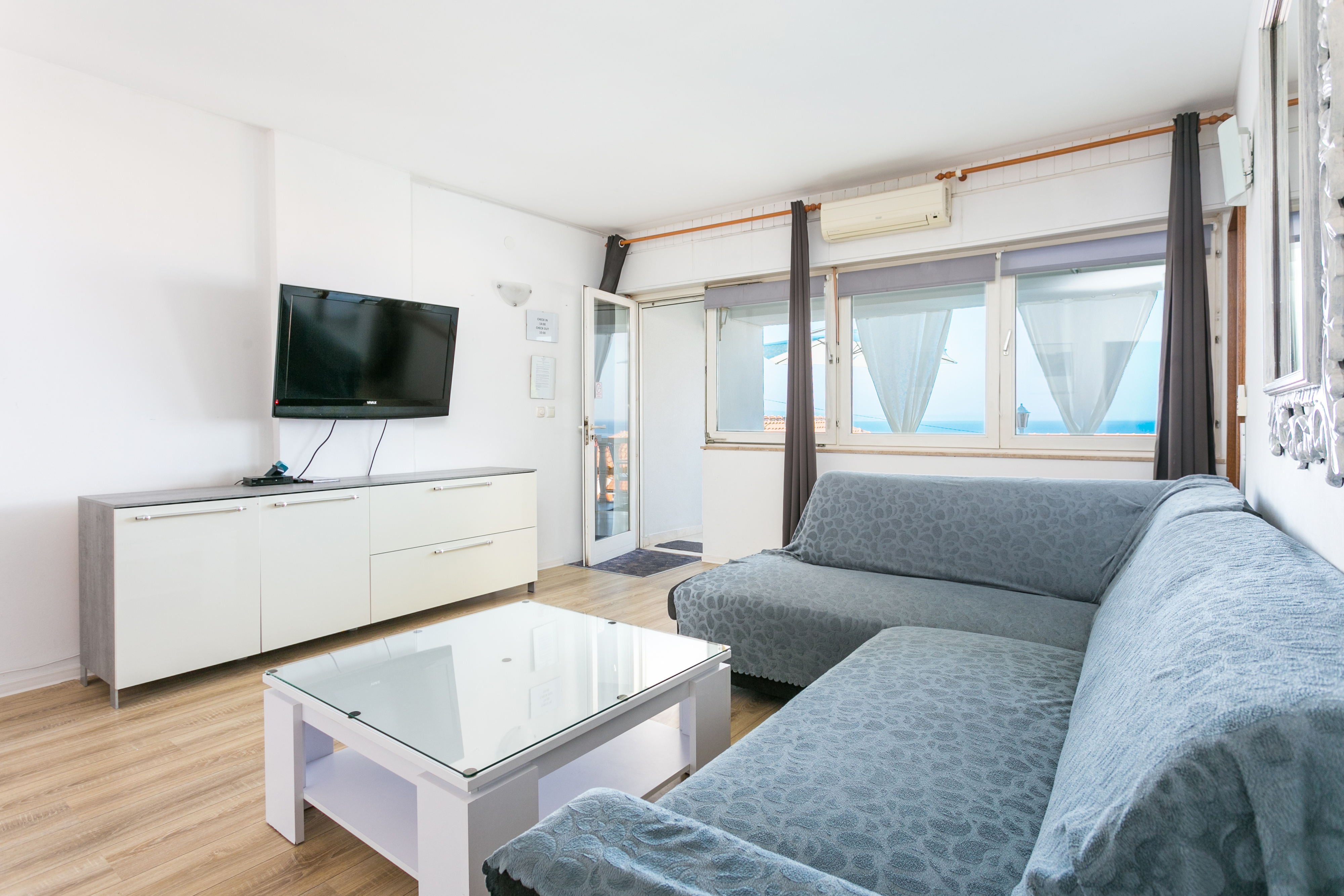 Two bedroom apartment with terrace and sea view Sumpetar, Omiš (A-21633-b) Two bedroom apartment with terrace and sea view Sumpetar, Omiš (A-21633-b)