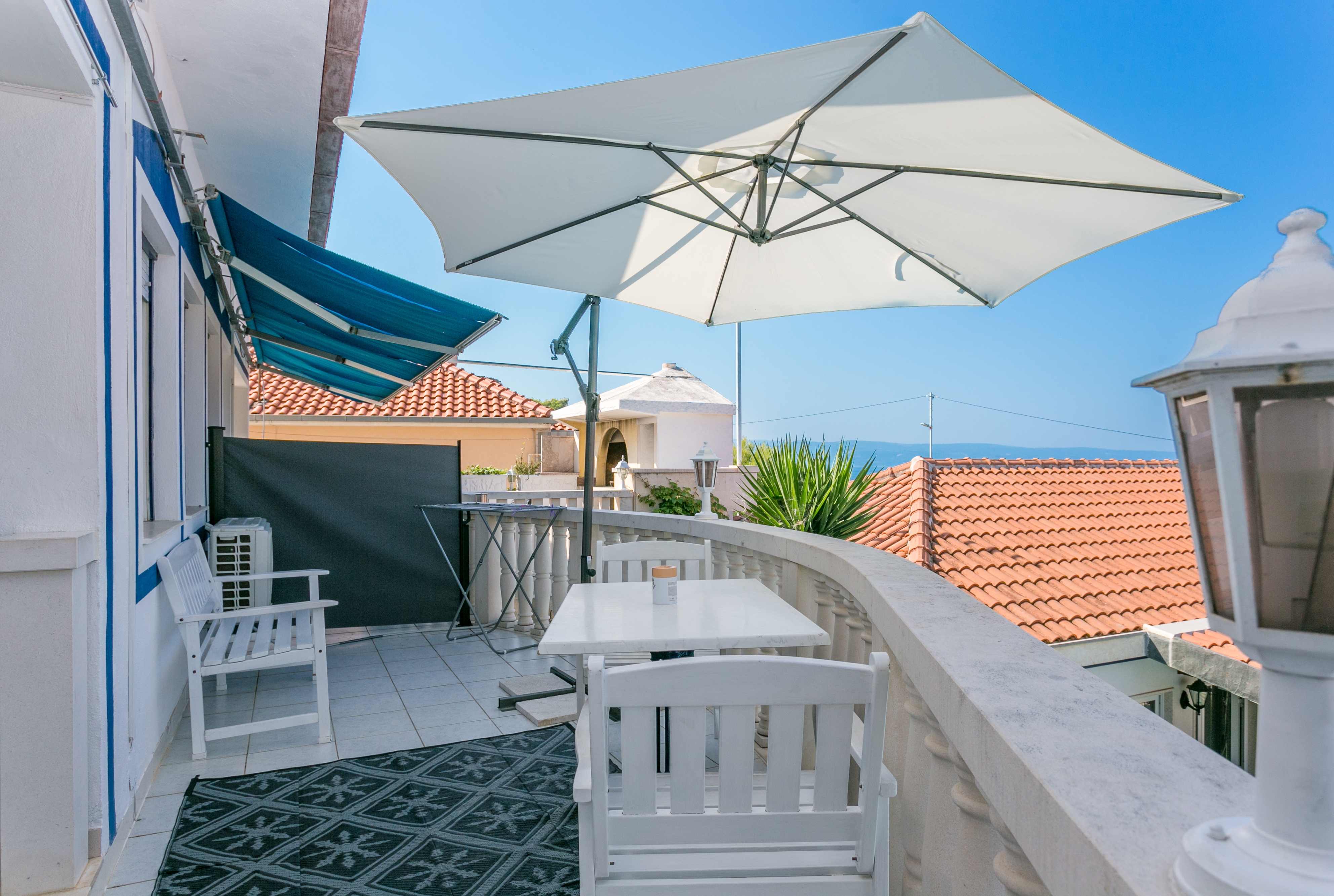 Two bedroom apartment with terrace and sea view Sumpetar, Omiš  A-b