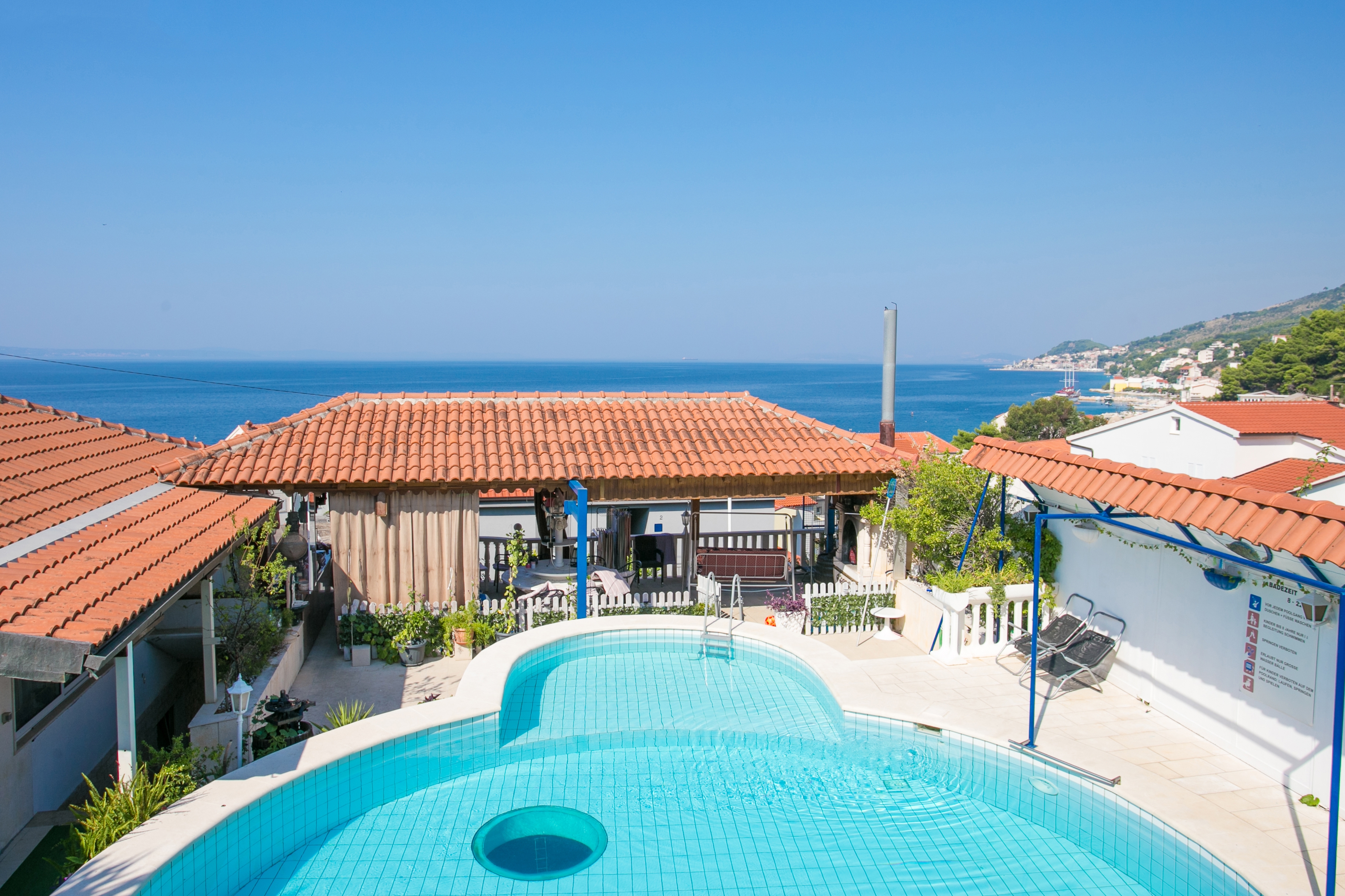 Two bedroom apartment with terrace and sea view Sumpetar, Omiš  A-b
