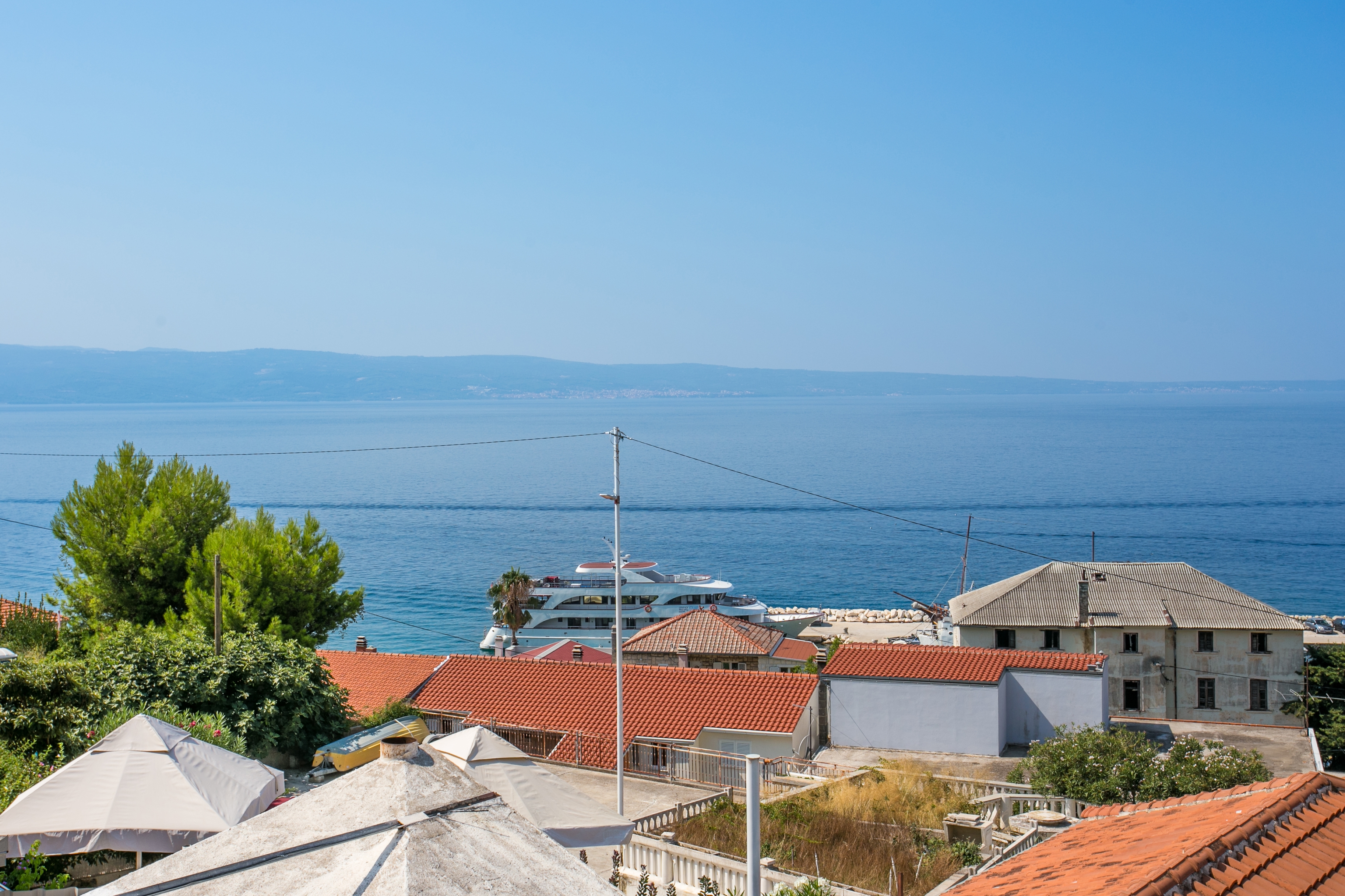 Three bedroom apartment with terrace and sea view Sumpetar, Omiš  A-c