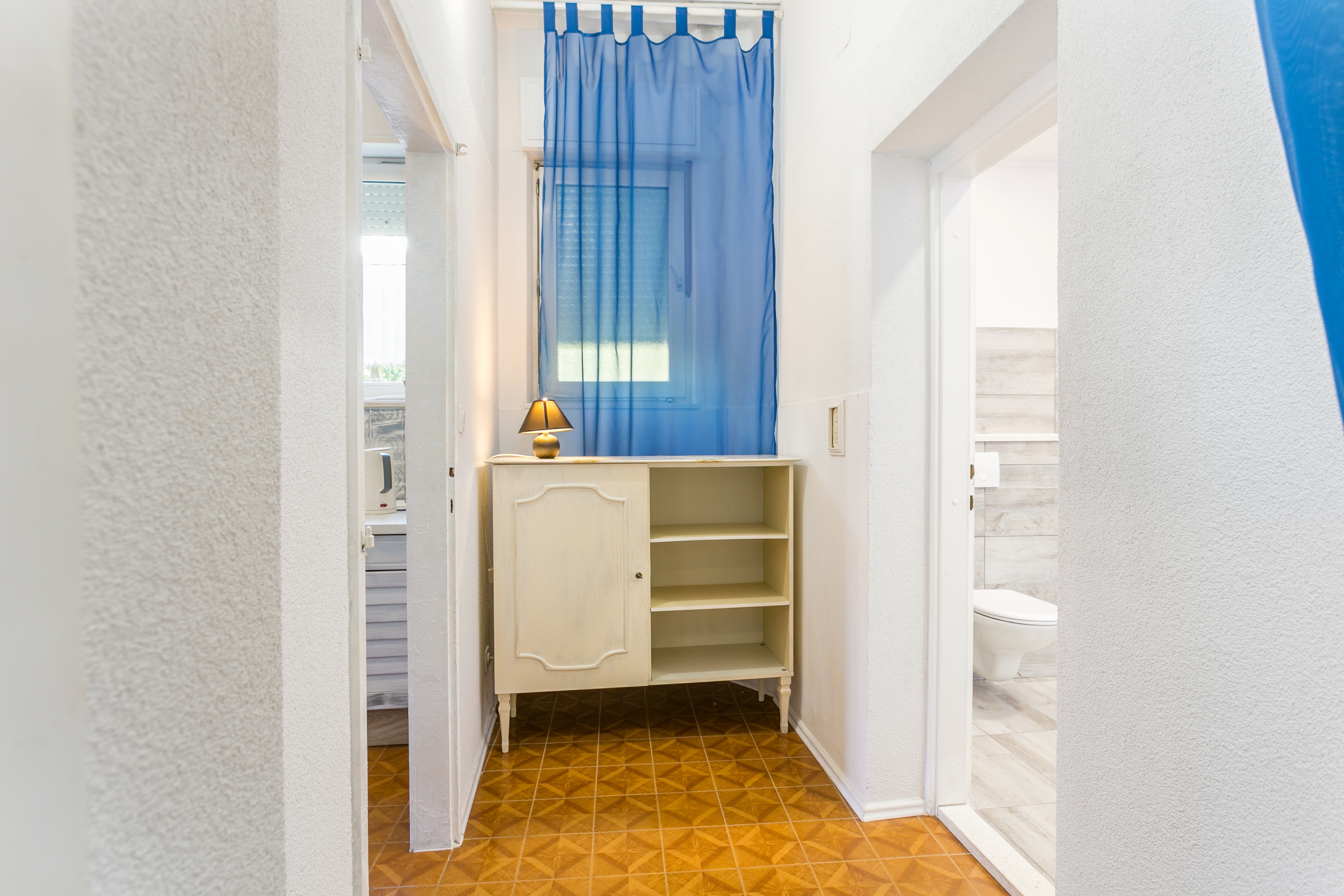 Two bedroom apartment with terrace and sea view Sumpetar, Omiš  A-d