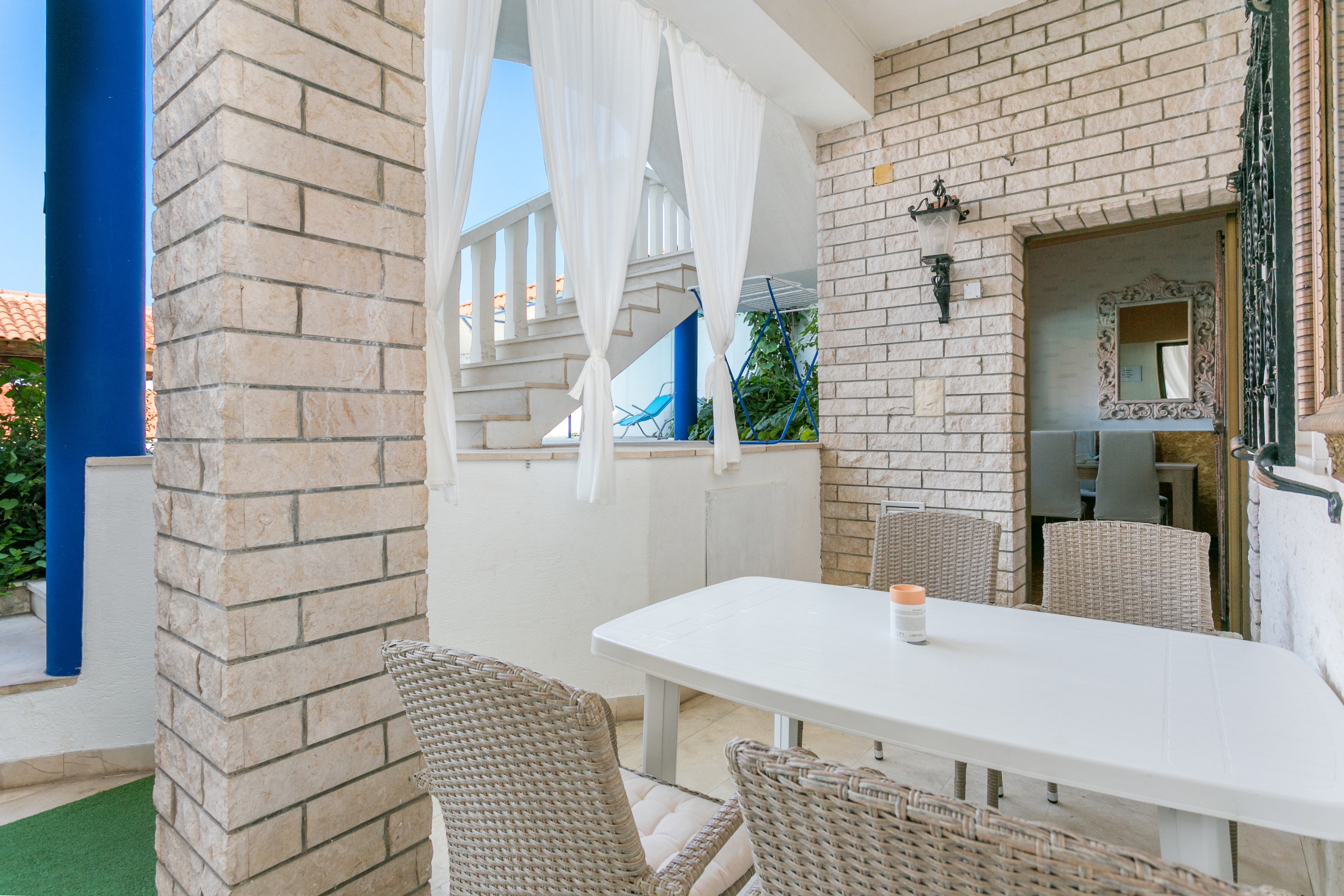 Two bedroom apartment with terrace and sea view Sumpetar, Omiš  A-d