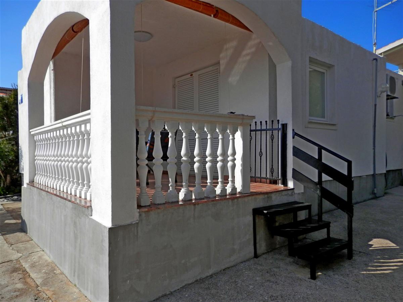 One bedroom apartment with terrace and sea view Rogoznica (A-21634-a)