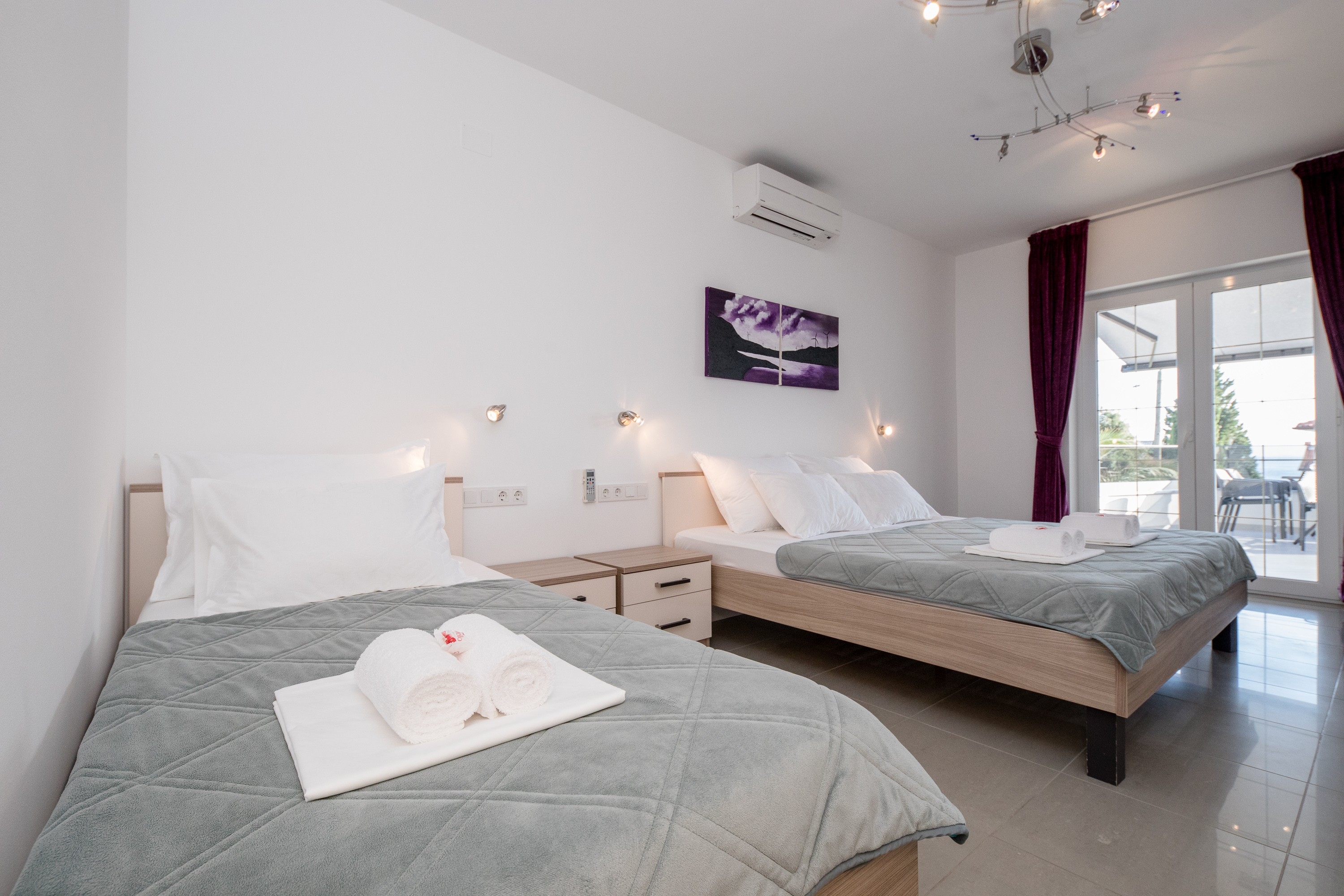 Two bedroom apartment with terrace and sea view Banjol, Rab (A-21635-f) Two bedroom apartment with terrace and sea view Banjol, Rab (A-21635-f)