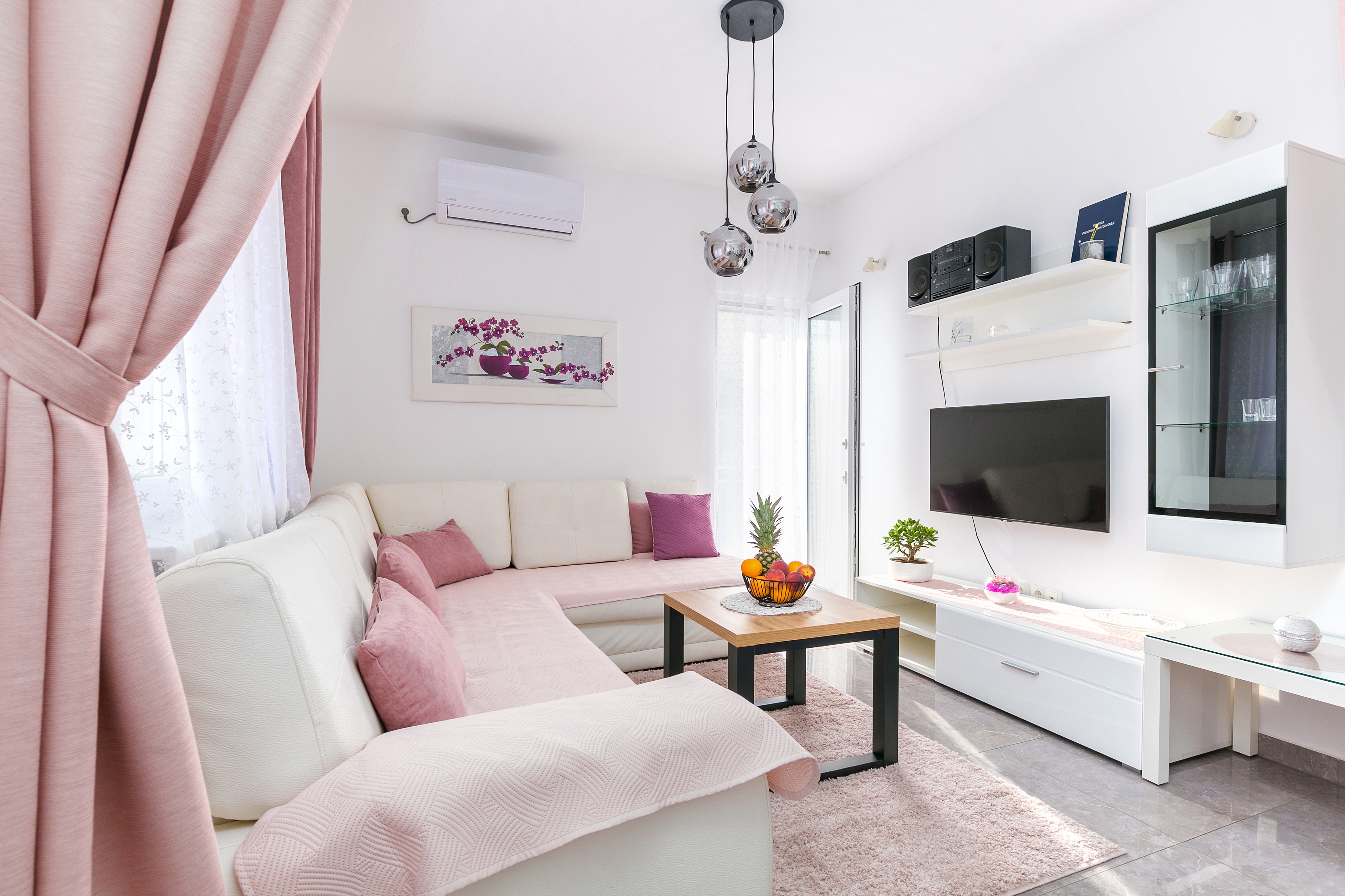 One bedroom apartment with balcony Kaštel Kambelovac, Kaštela (A-21645-b)