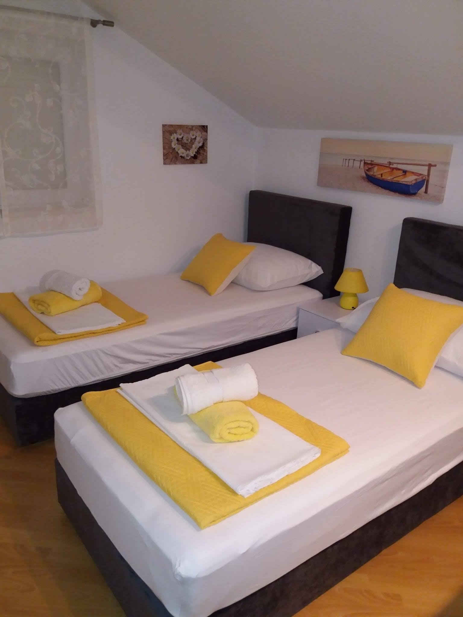Two bedroom apartment with terrace and sea view Kaštel Kambelovac, Kaštela  A-c