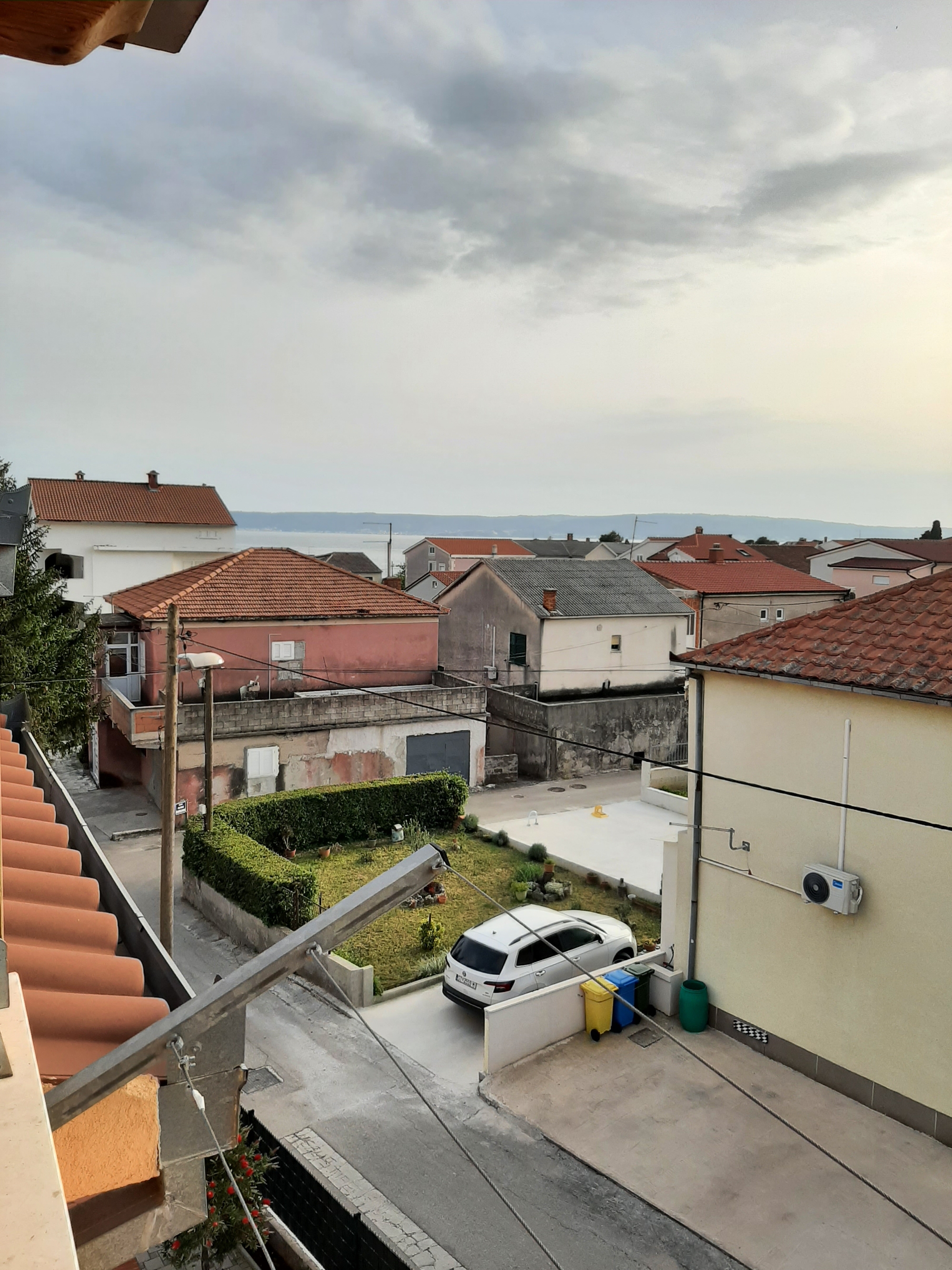 Two bedroom apartment with terrace and sea view Kaštel Kambelovac, Kaštela  A-c