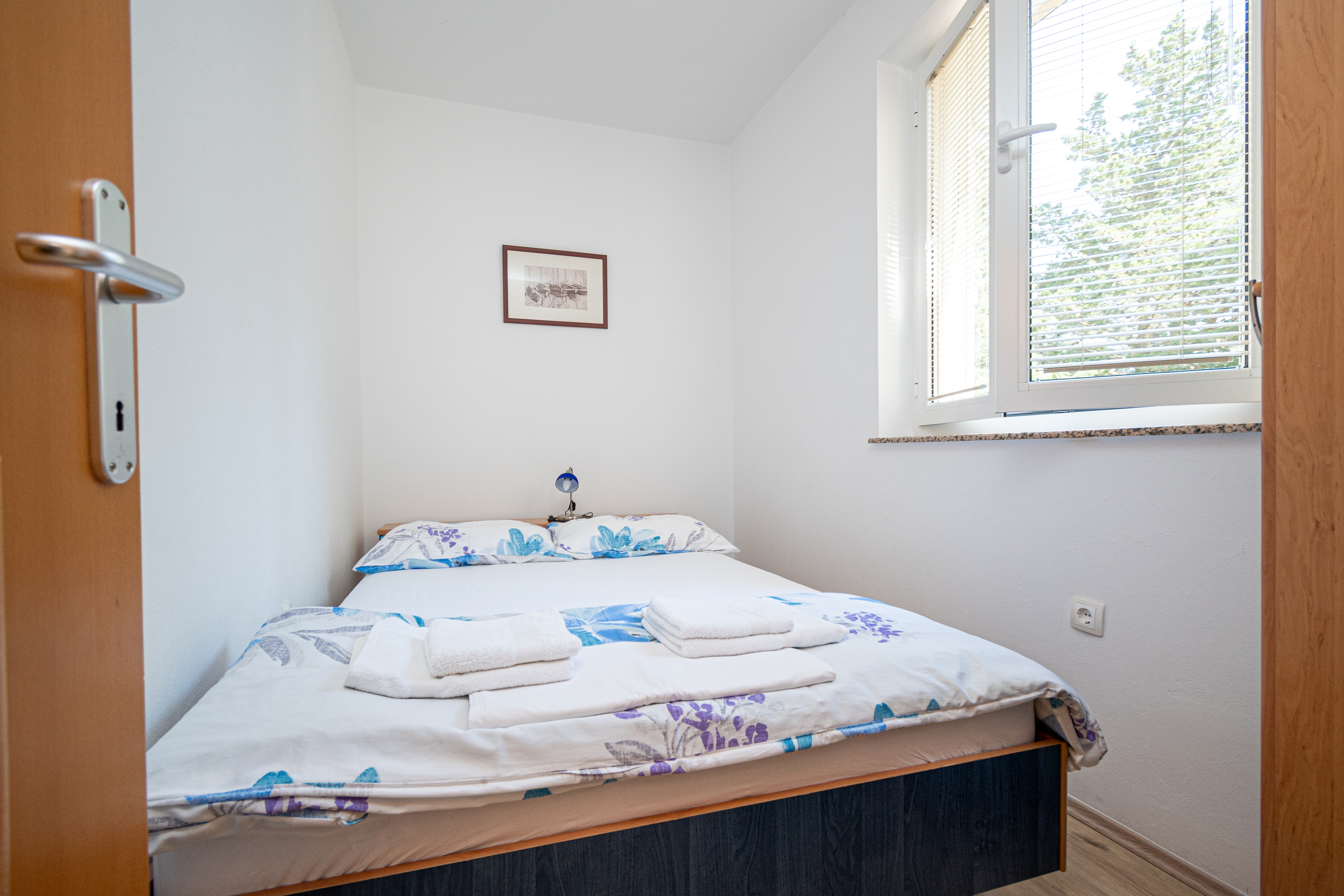 Two bedroom apartment near beach Stara Novalja, Pag  A-a