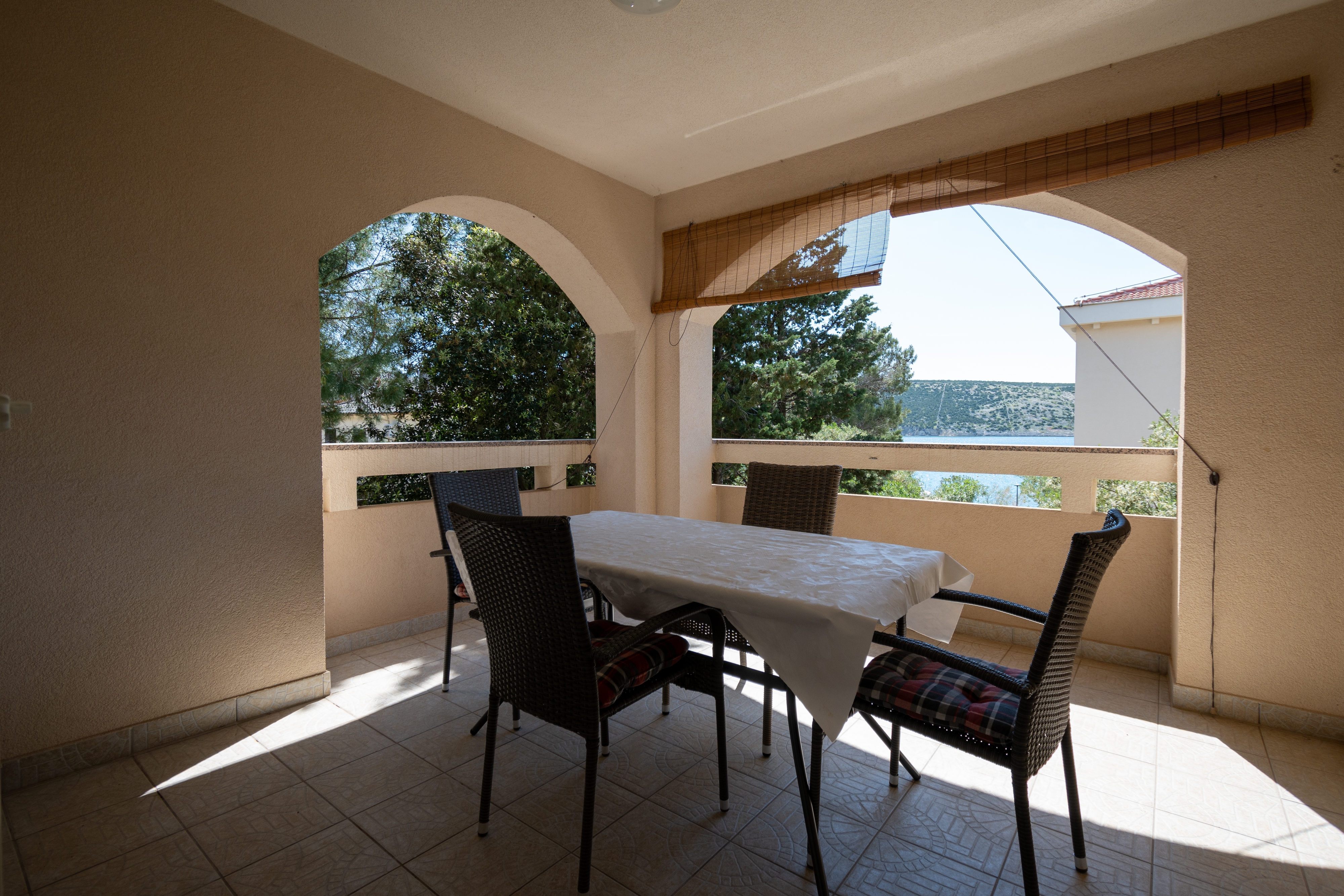 Two bedroom apartment near beach Stara Novalja, Pag  A-a