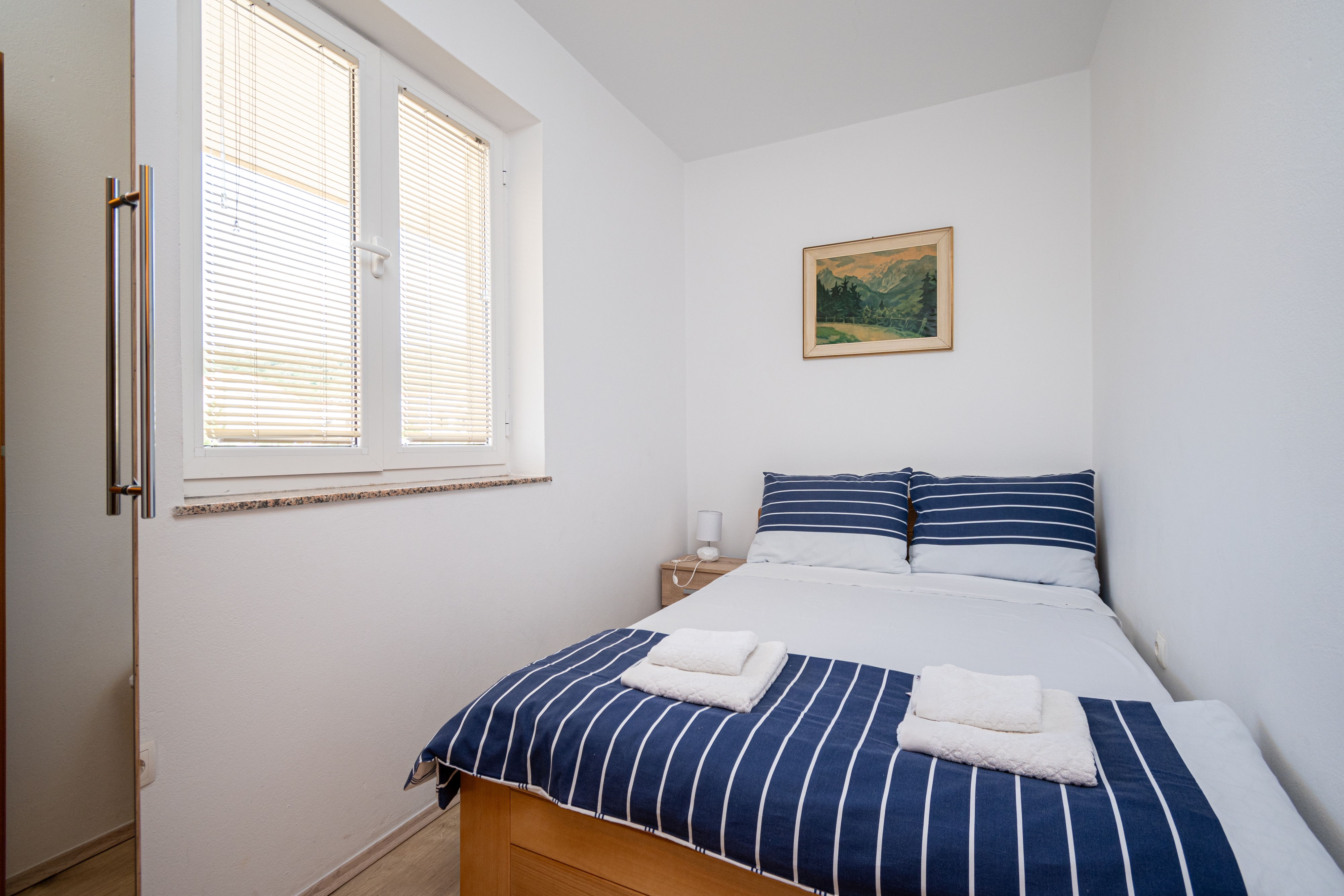 Three bedroom apartment near beach Stara Novalja, Pag  A-c