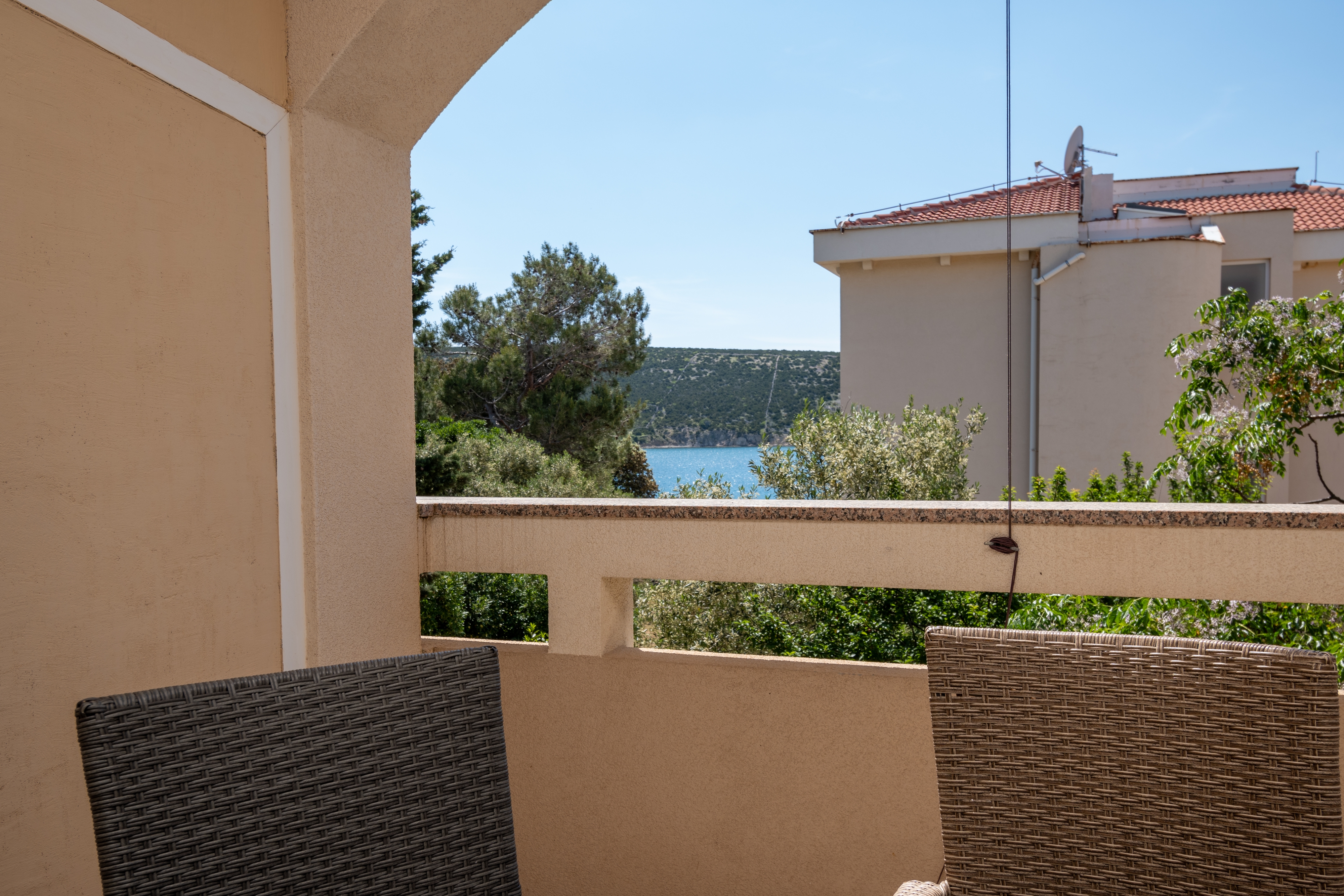 Three bedroom apartment near beach Stara Novalja, Pag  A-c
