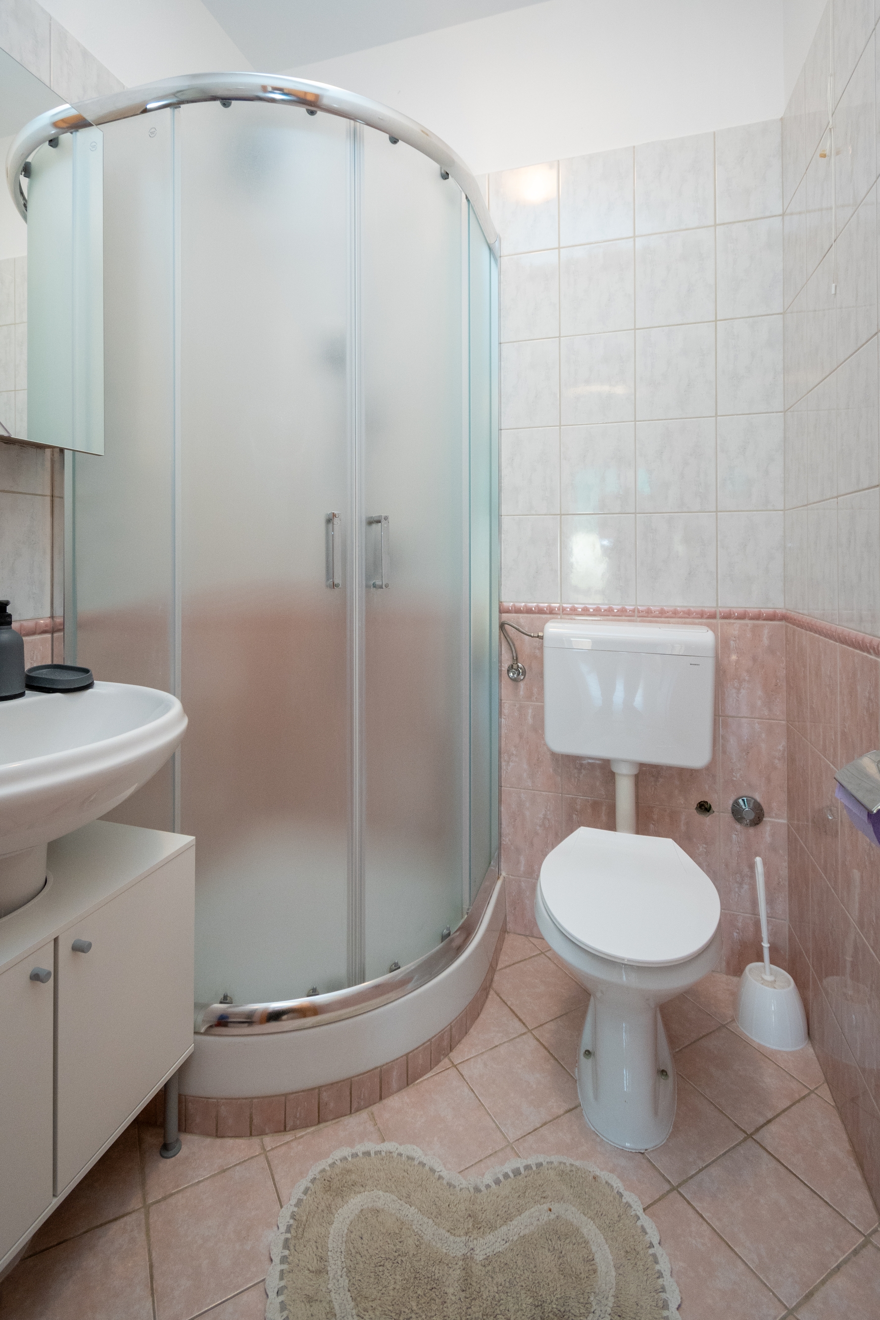 Three bedroom apartment near beach Stara Novalja, Pag  A-d