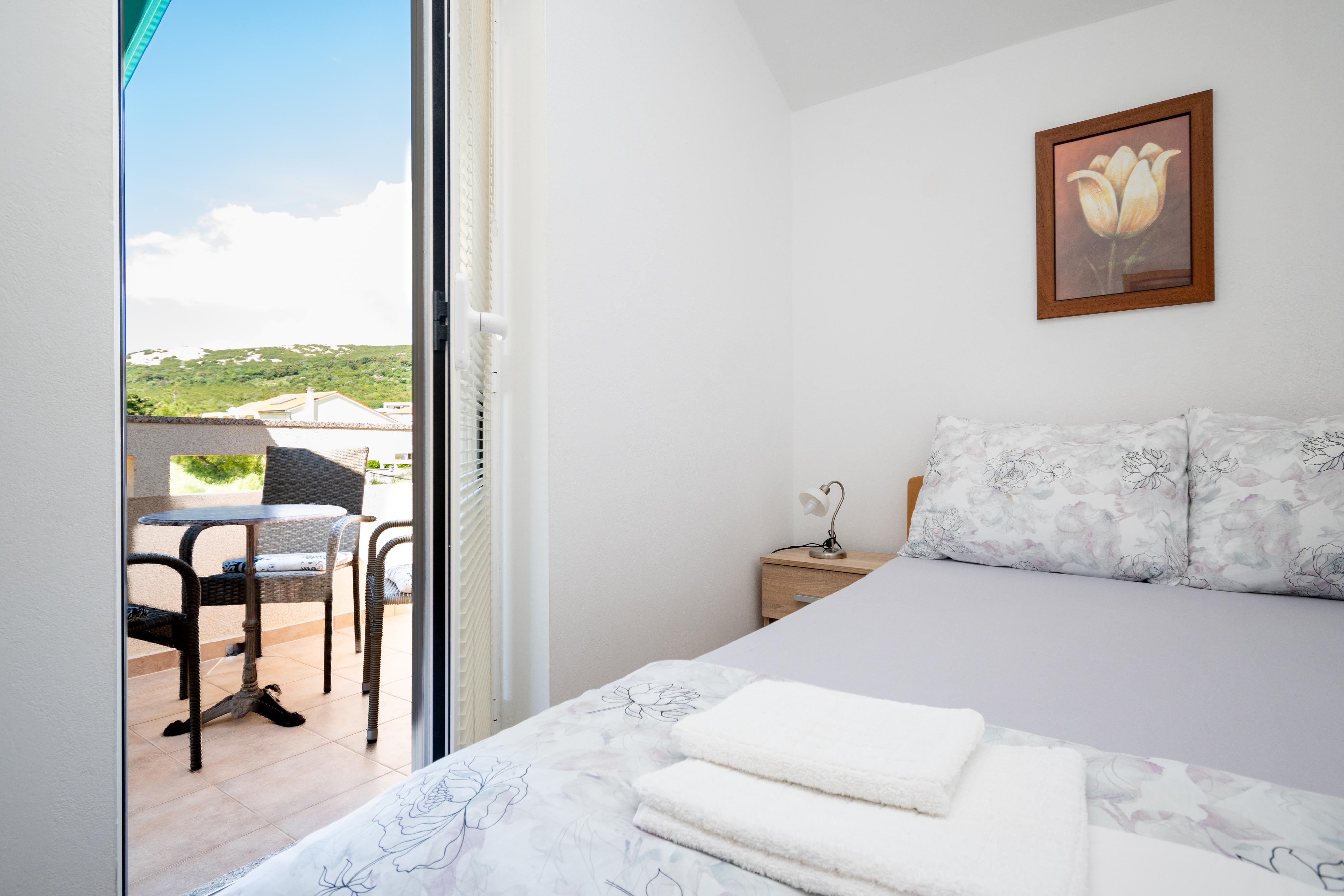 Three bedroom apartment near beach Stara Novalja, Pag  A-d