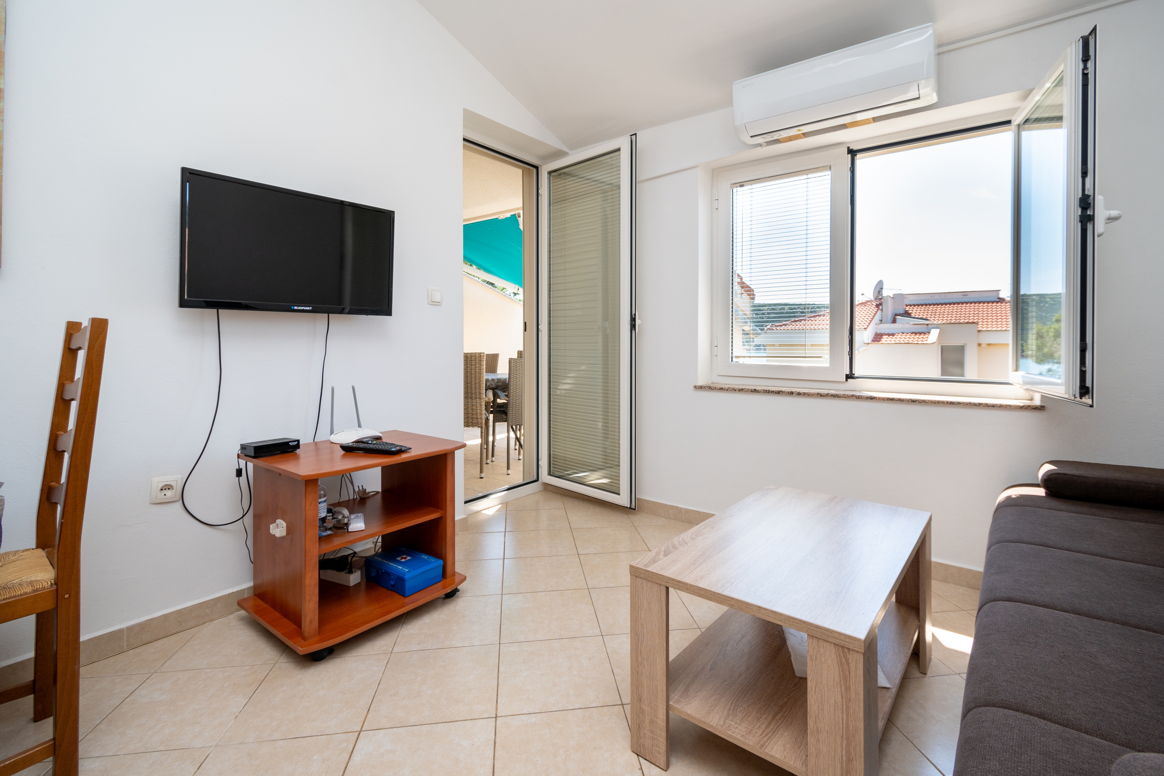 Three bedroom apartment near beach Stara Novalja, Pag (A-21662-d) Three bedroom apartment near beach Stara Novalja, Pag (A-21662-d)