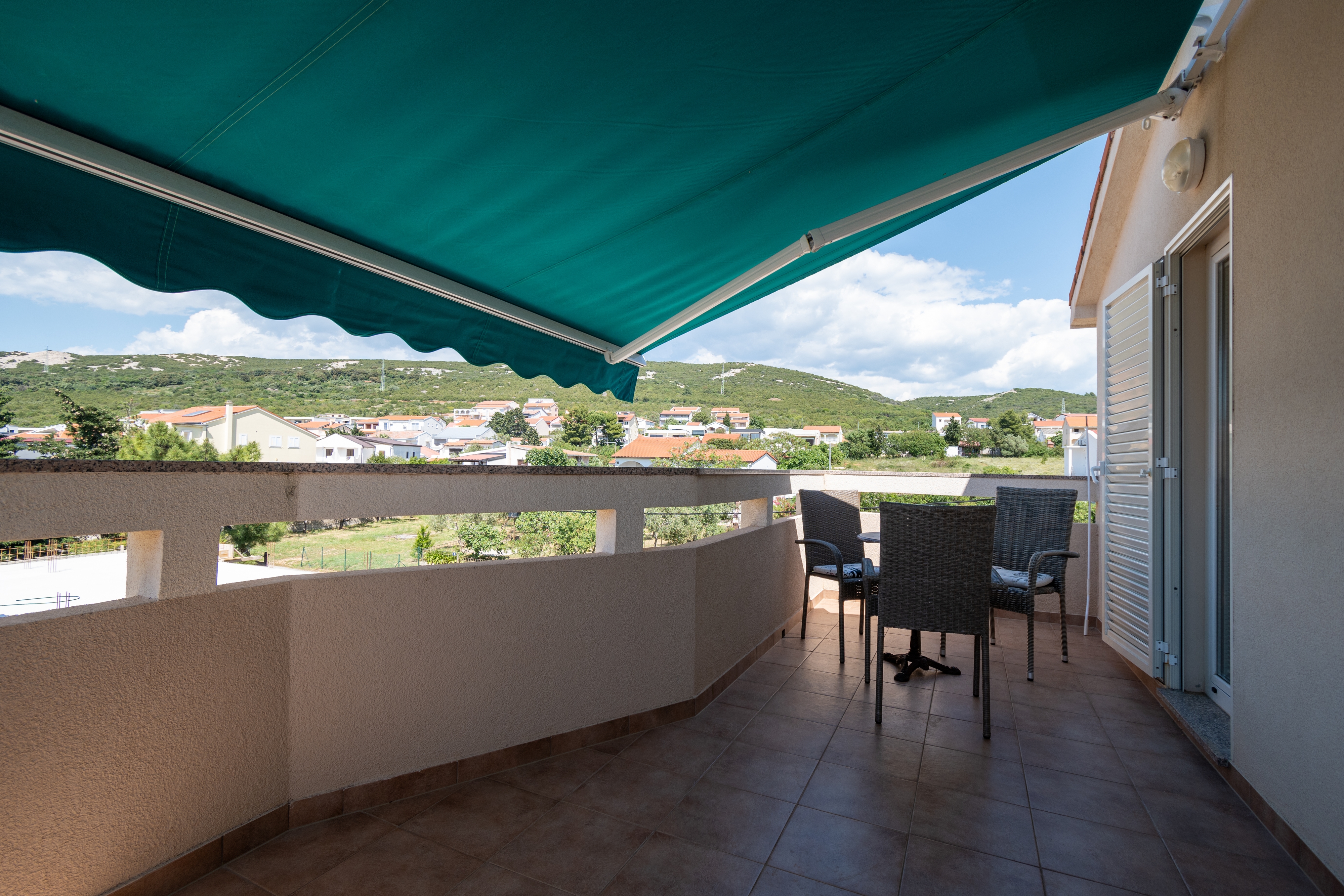 Three bedroom apartment near beach Stara Novalja, Pag  A-d