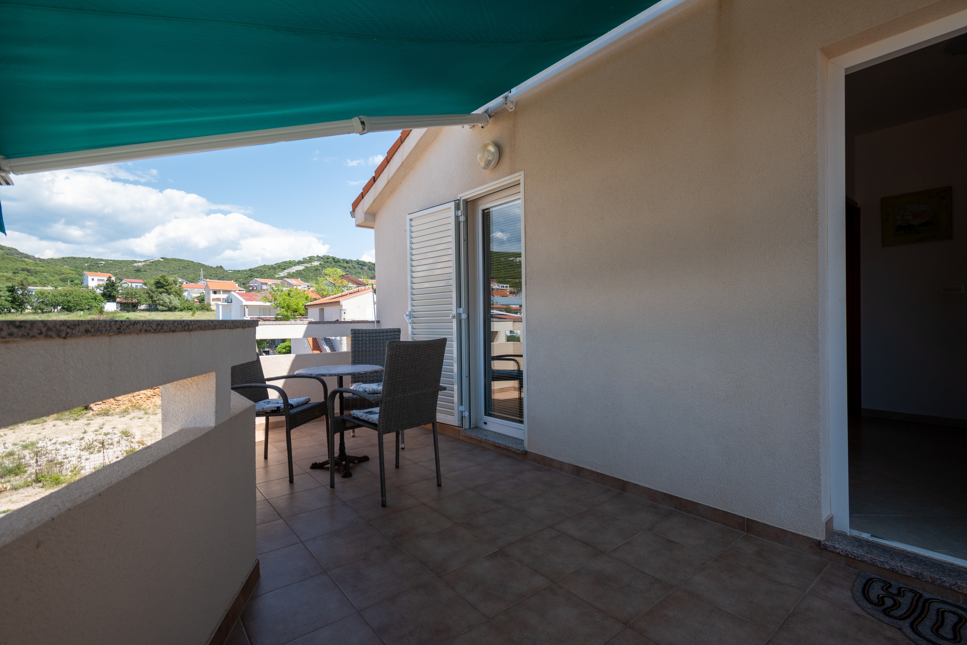 Three bedroom apartment near beach Stara Novalja, Pag  A-d