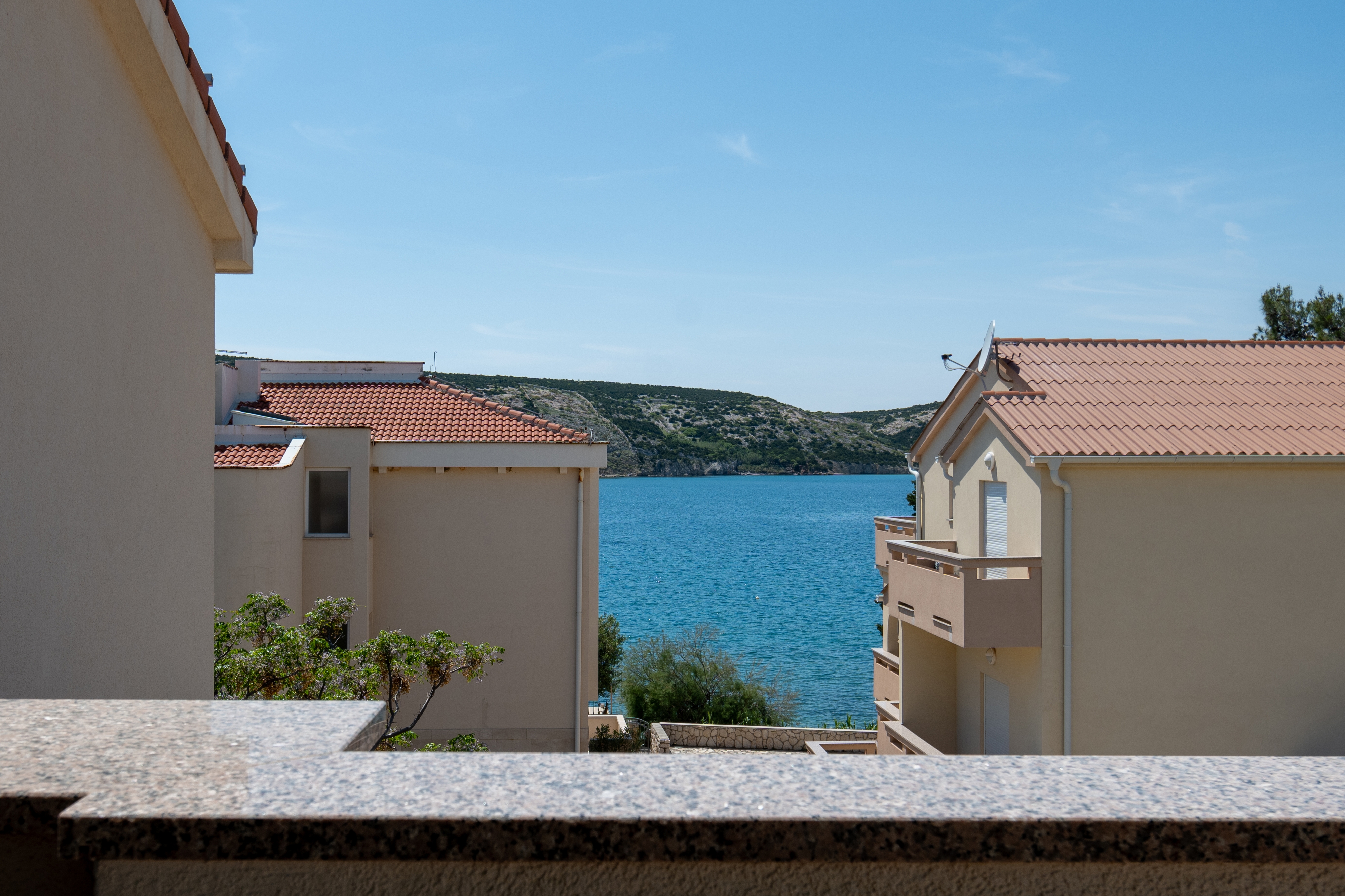 Three bedroom apartment near beach Stara Novalja, Pag  A-d