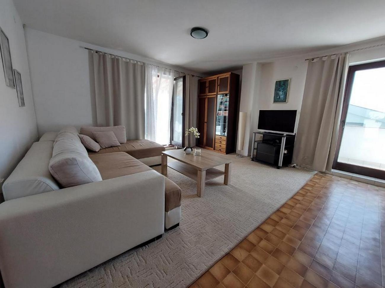One bedroom apartment with terrace and sea view Malinska, Krk  A-a