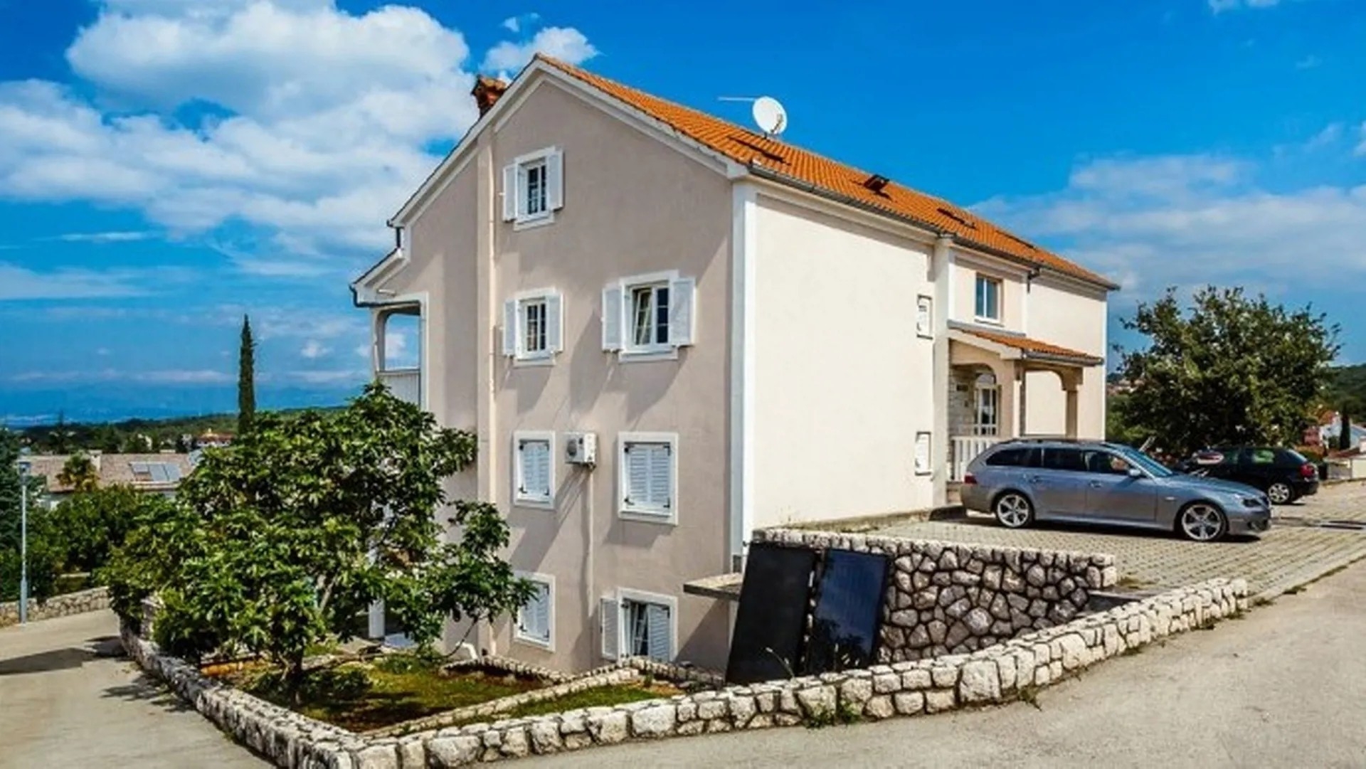 One bedroom apartment with balcony and sea view Malinska (Krk) (A-21671-a)