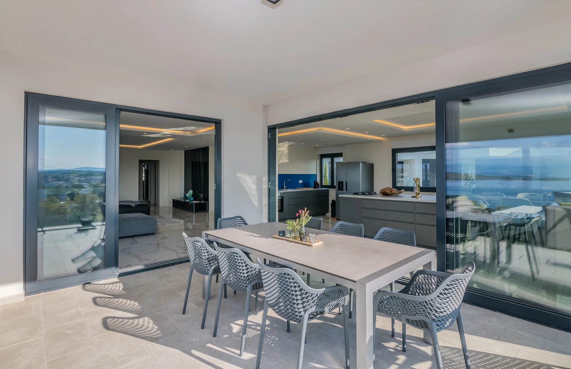 Three bedroom apartment with terrace and sea view Vantačići, Krk  A-a