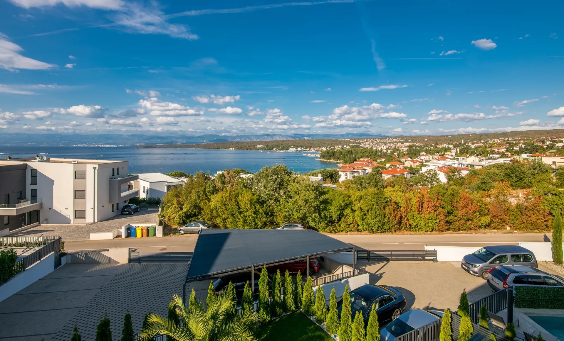 Three bedroom apartment with terrace and sea view Vantačići, Krk  A-a