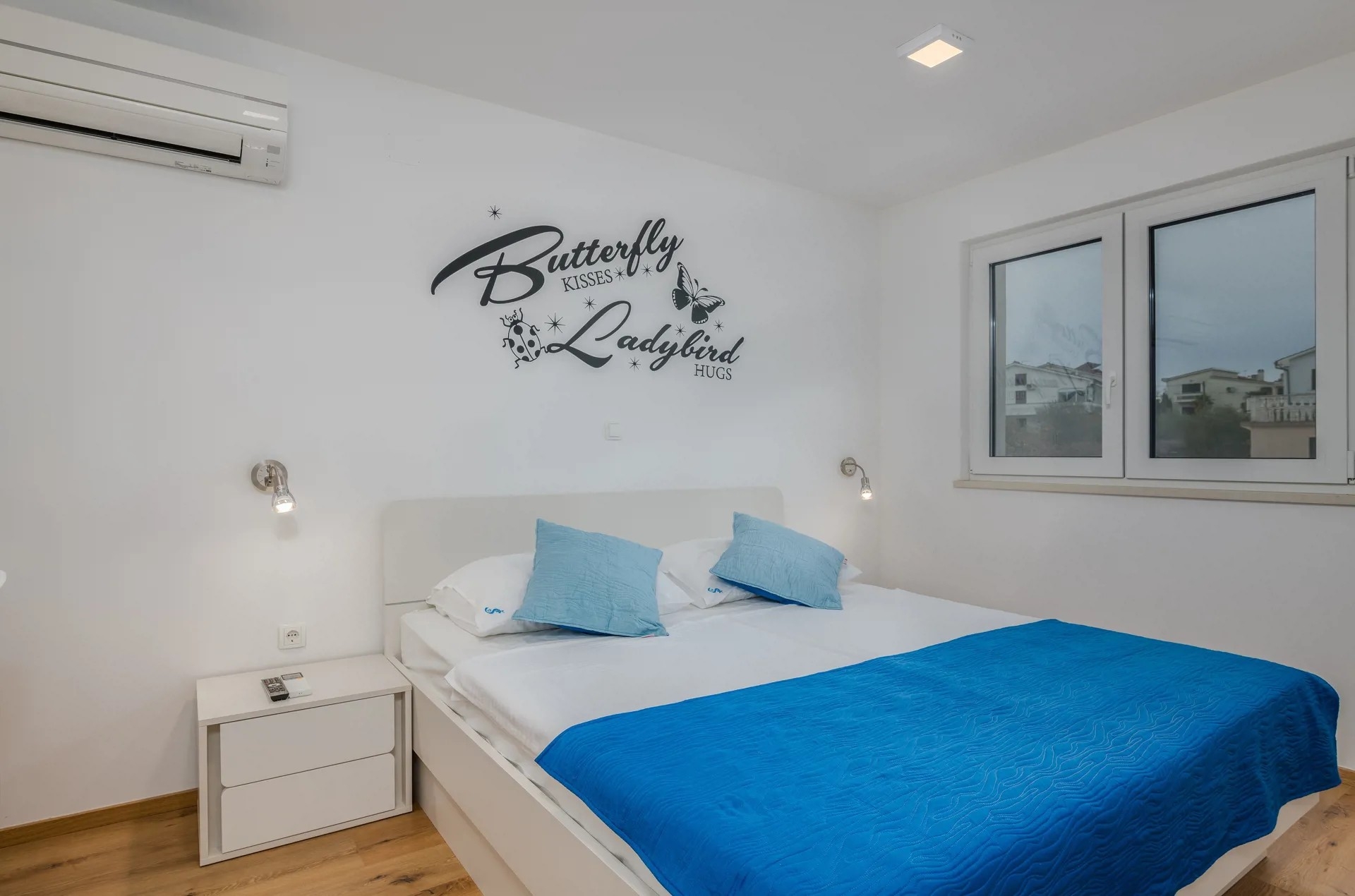 Two bedroom apartment with terrace and sea view Vantačići, Krk  A-a