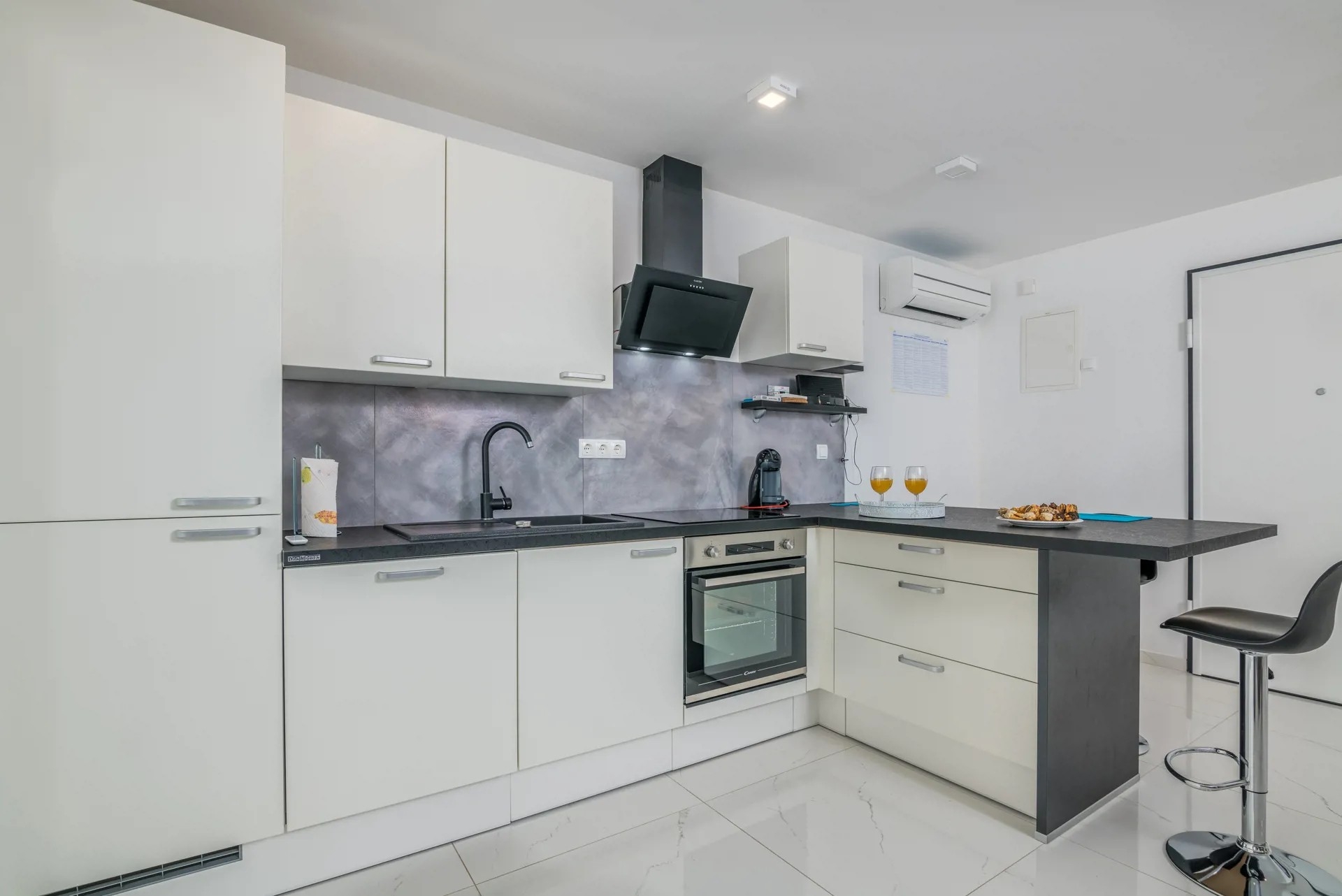 One bedroom apartment with terrace Vantačići, Krk  A-b