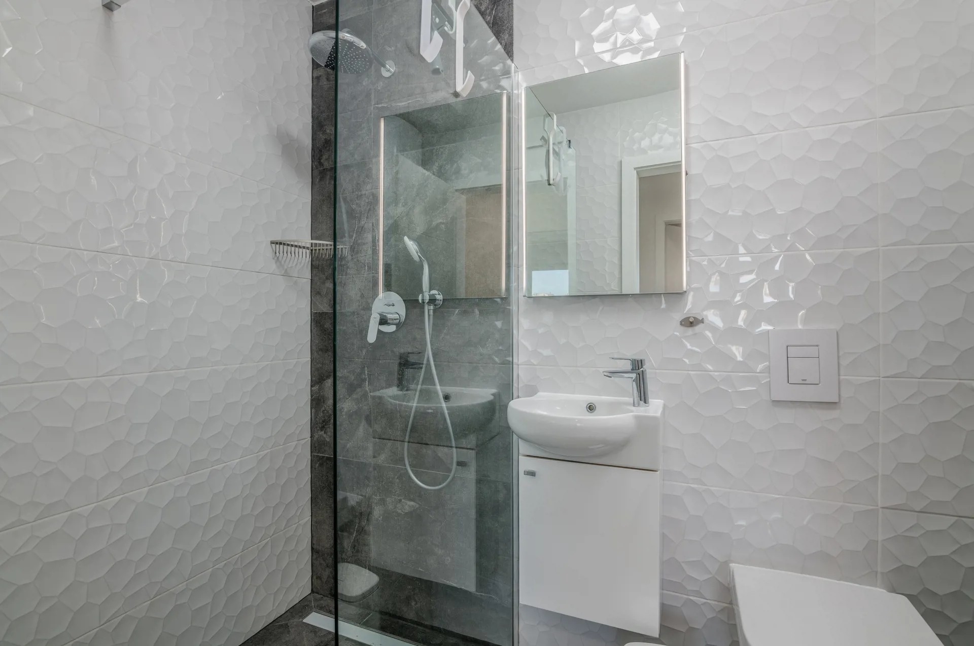 Two bedroom apartment with terrace and sea view Vantačići, Krk  A-c