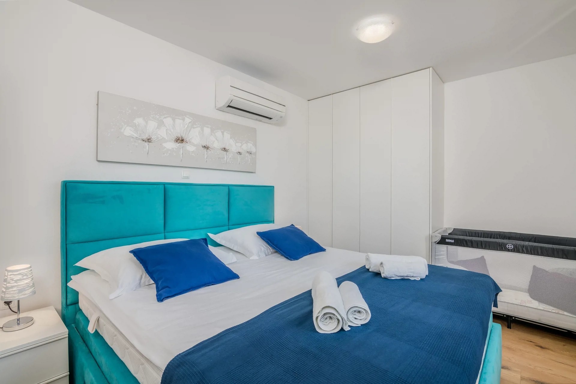 Two bedroom apartment with terrace and sea view Vantačići, Krk  A-c