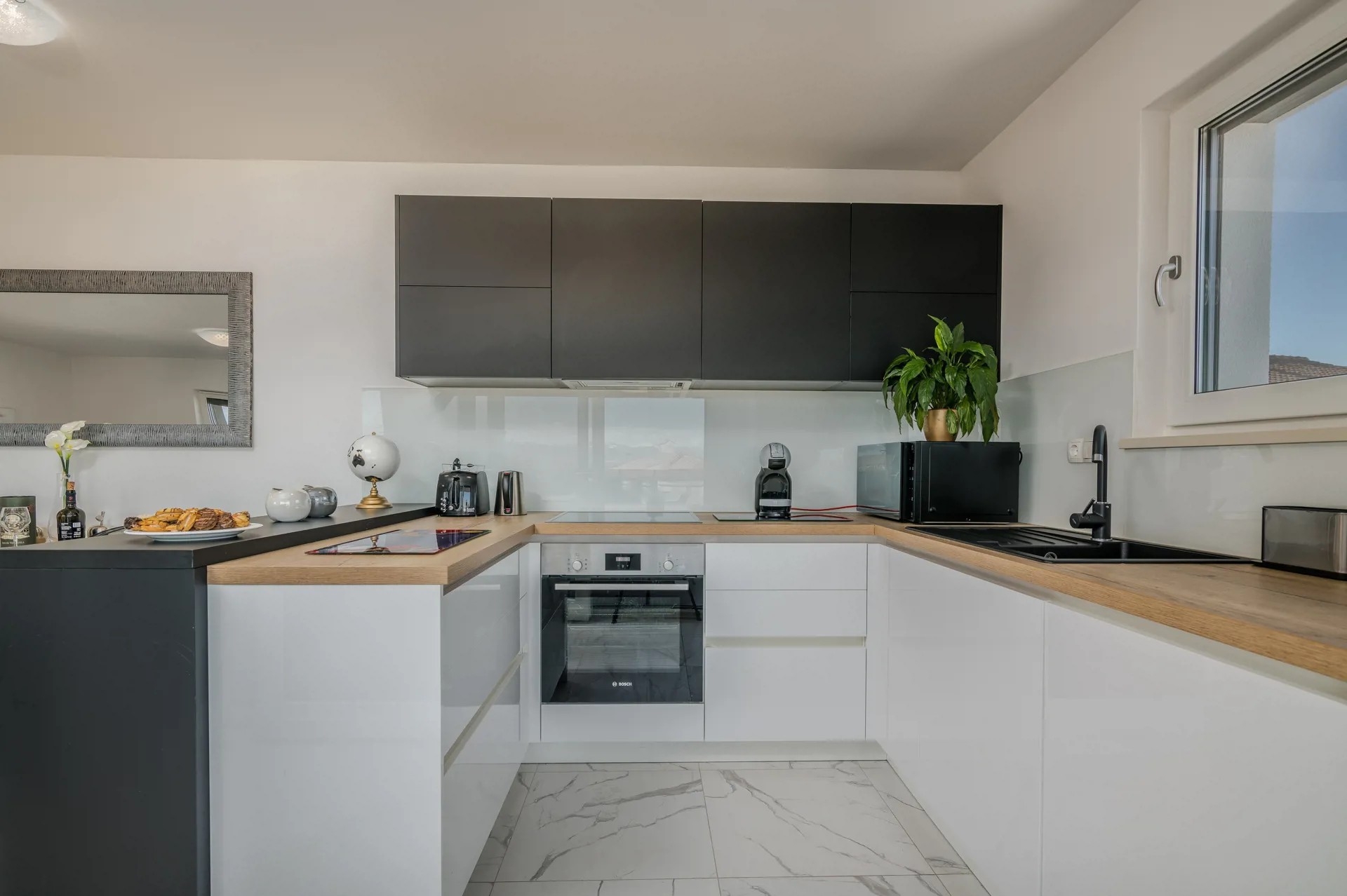 Two bedroom apartment with terrace and sea view Vantačići, Krk  A-c