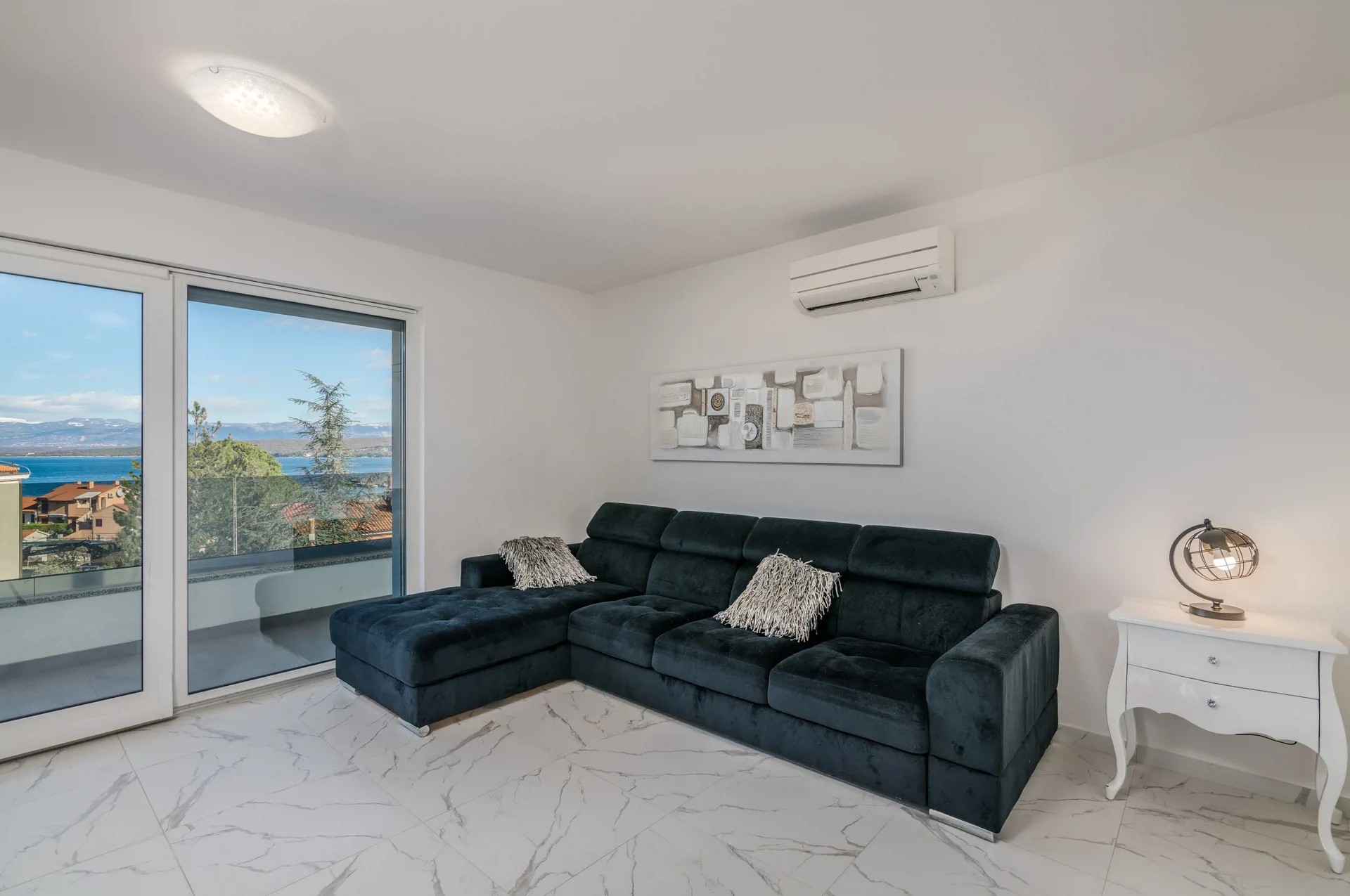 Two bedroom apartment with terrace and sea view Vantačići, Krk  A-c