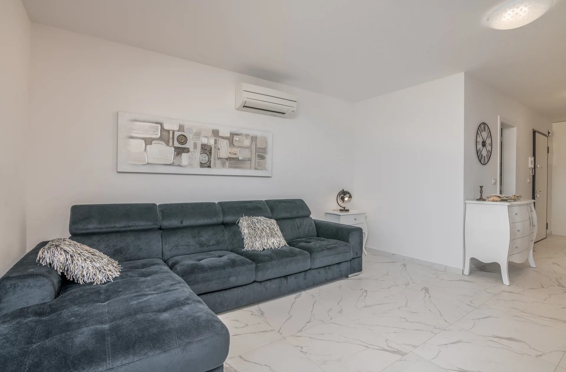 Two bedroom apartment with terrace and sea view Vantačići, Krk  A-c