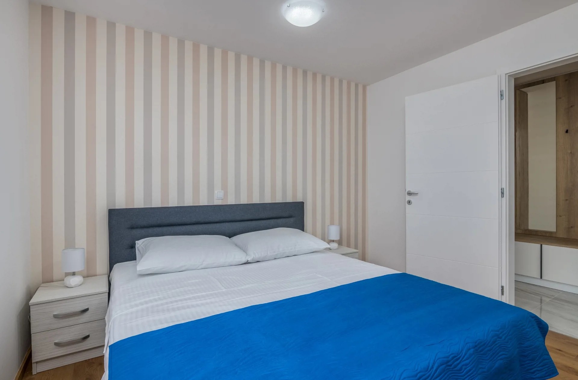 Two bedroom apartment with terrace and sea view Vantačići, Krk  A-d